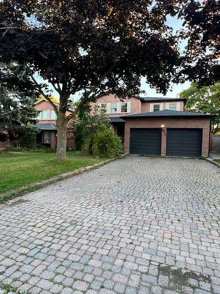 972 Krista Court (MAIN FLOOR), Newmarket, ON L3Y 7E8