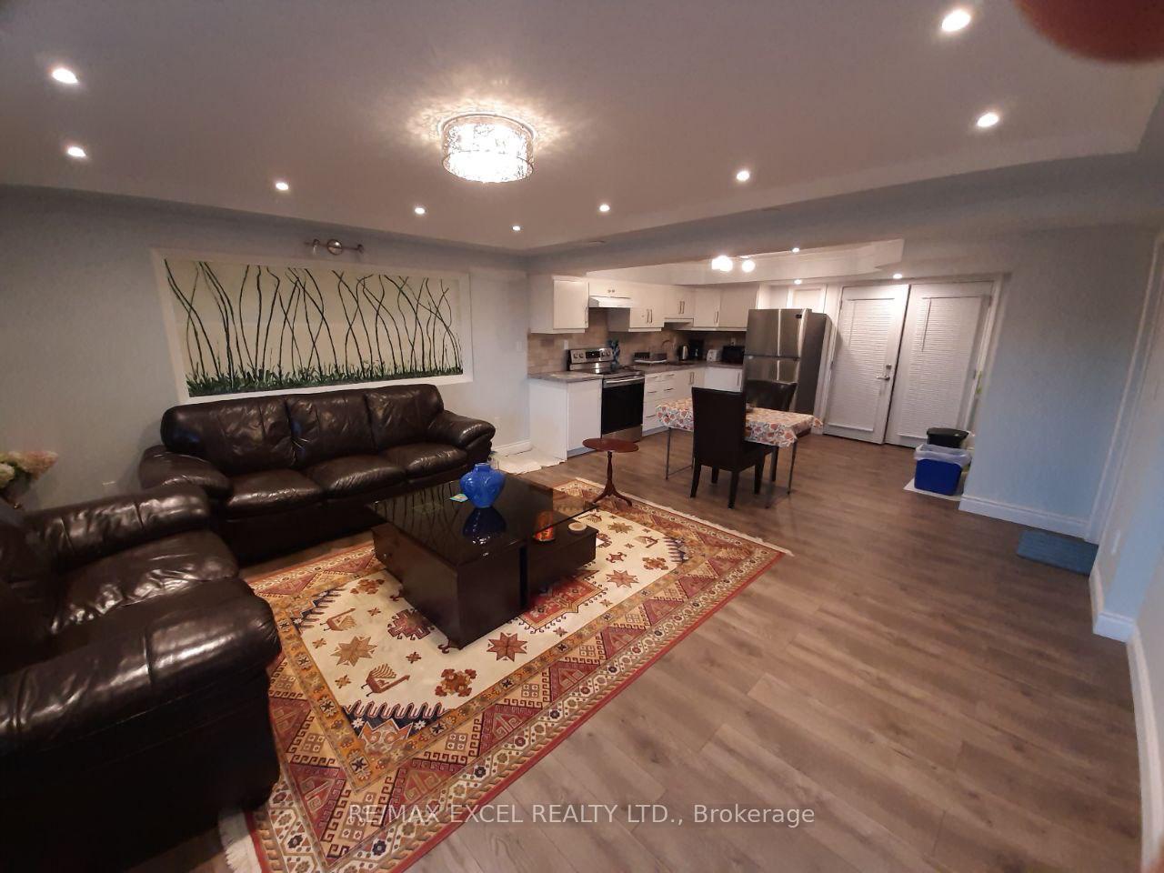 276 Degraaf Crescent, Aurora, ON L4G 0X1