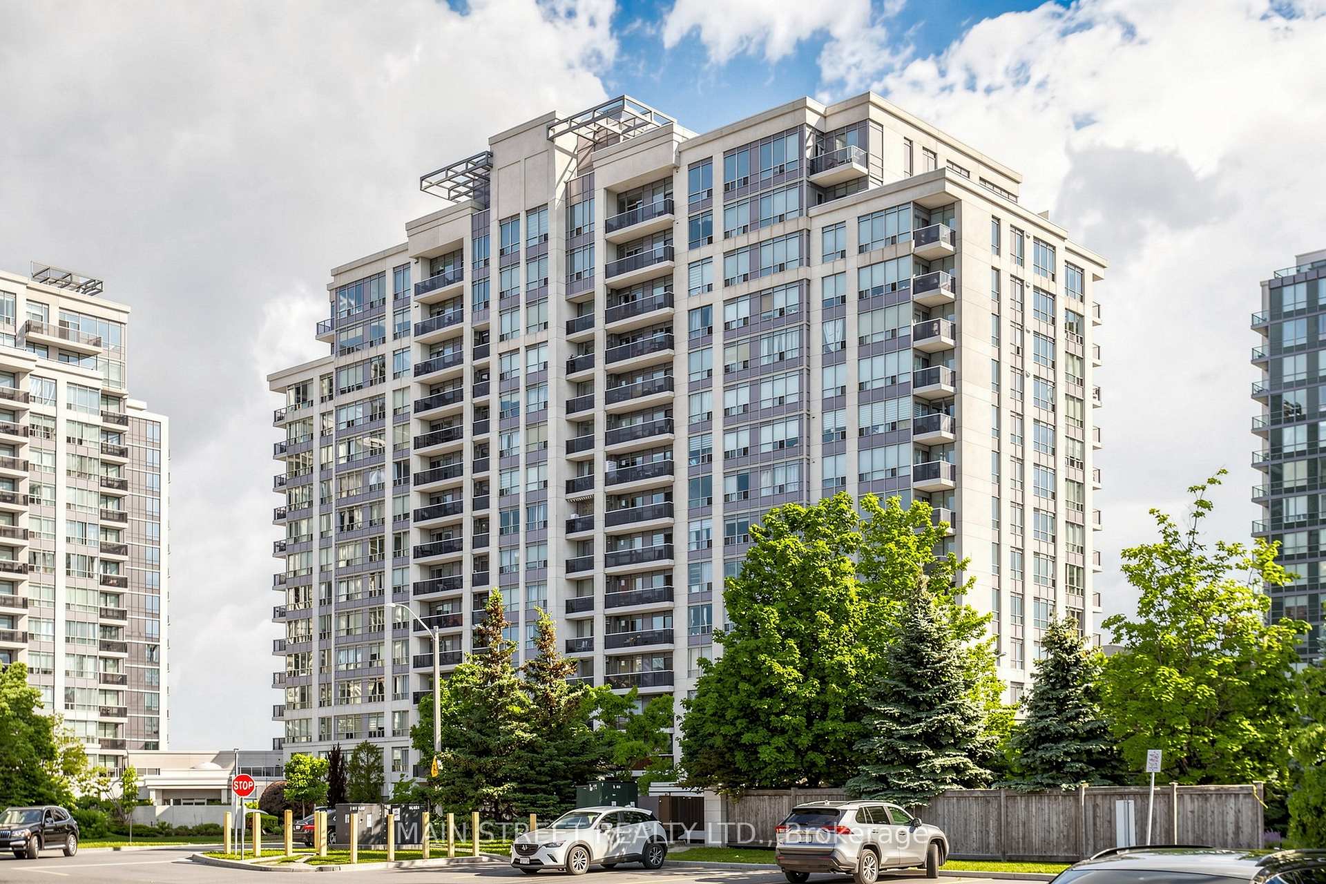 50 Disera Drive 317, Vaughan, ON L4J 9E9