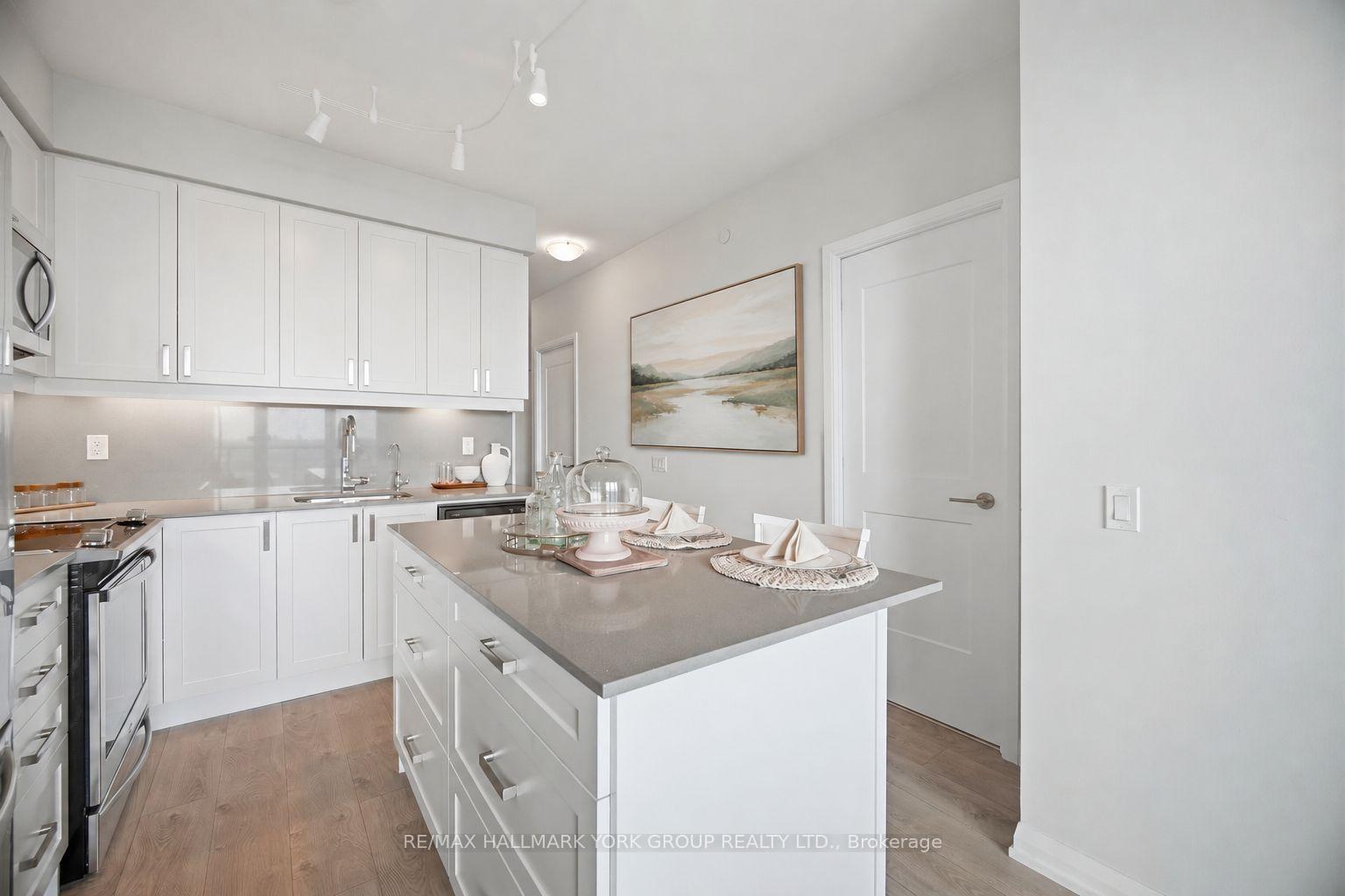 7895 Jane Street 2117, Vaughan, ON L4K 0K2