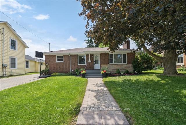 124 Brock Street E, Uxbridge, ON L9P 1K5