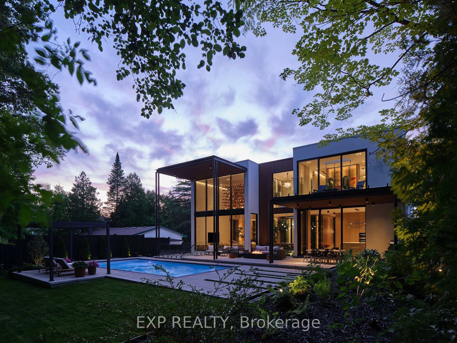 105 Park Crescent, Richmond Hill, ON L4E 3J5