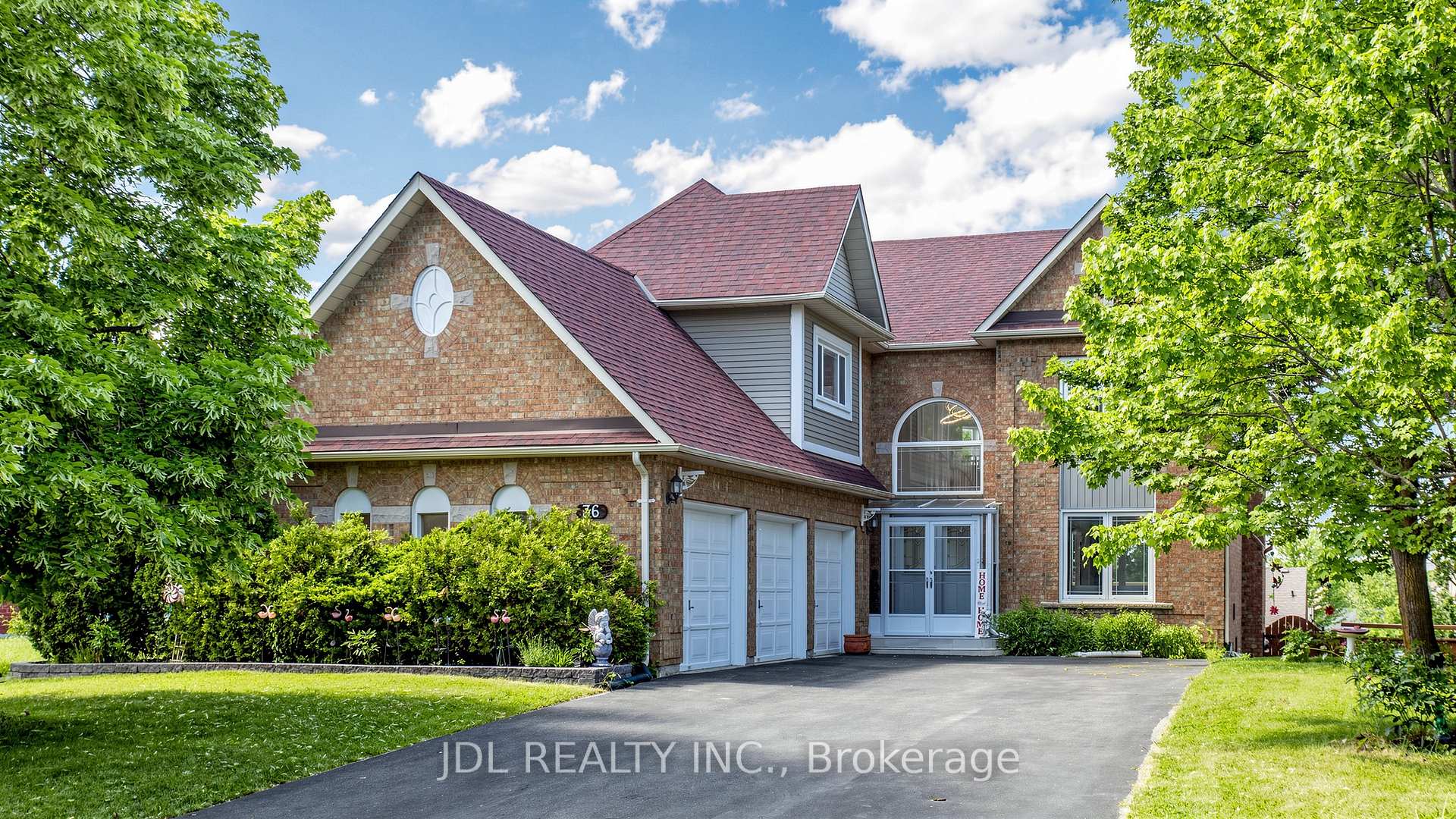 36 Chartwell Crescent, Georgina, ON L4P 3N8