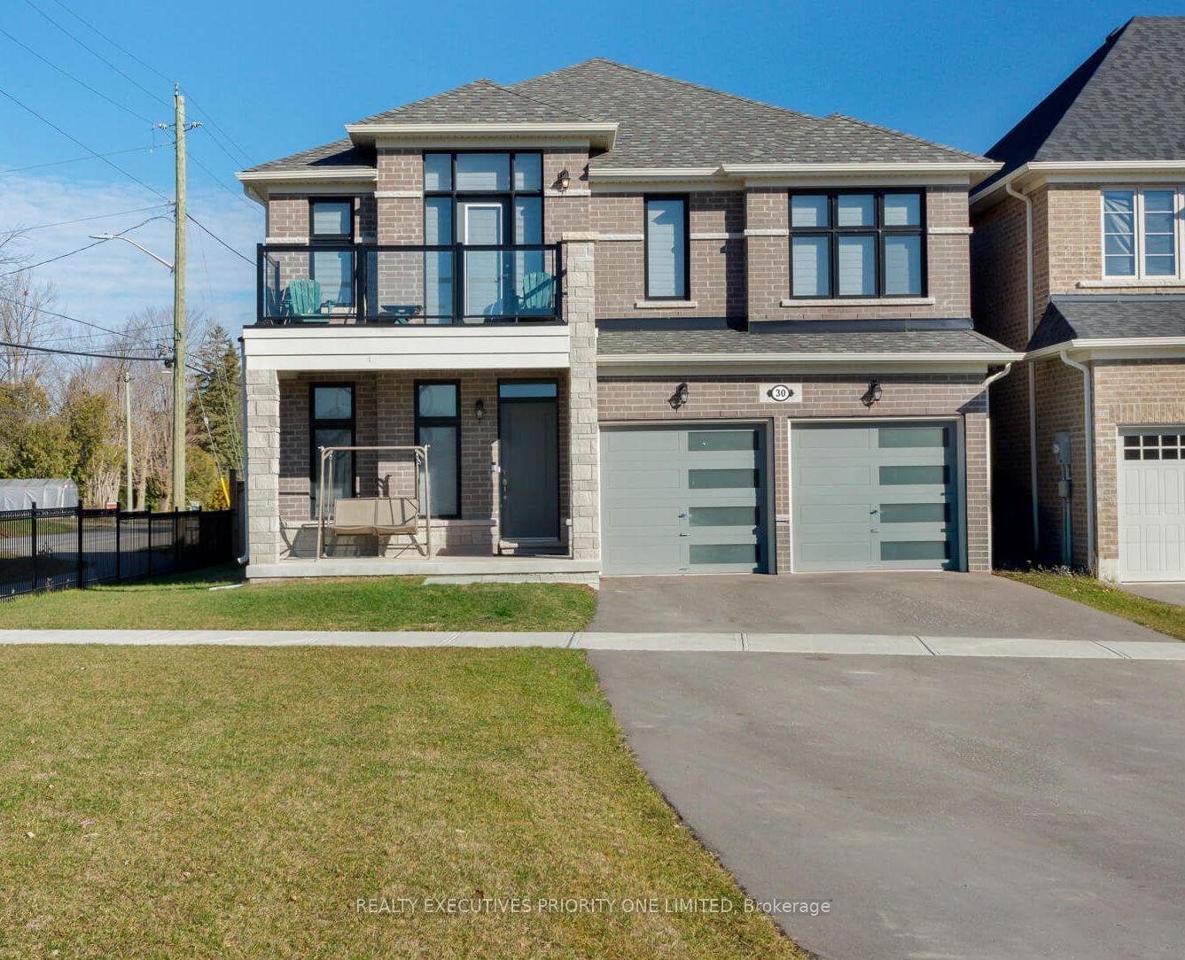 30 Sam Battaglia Crescent, Georgina, ON L0E 1R0
