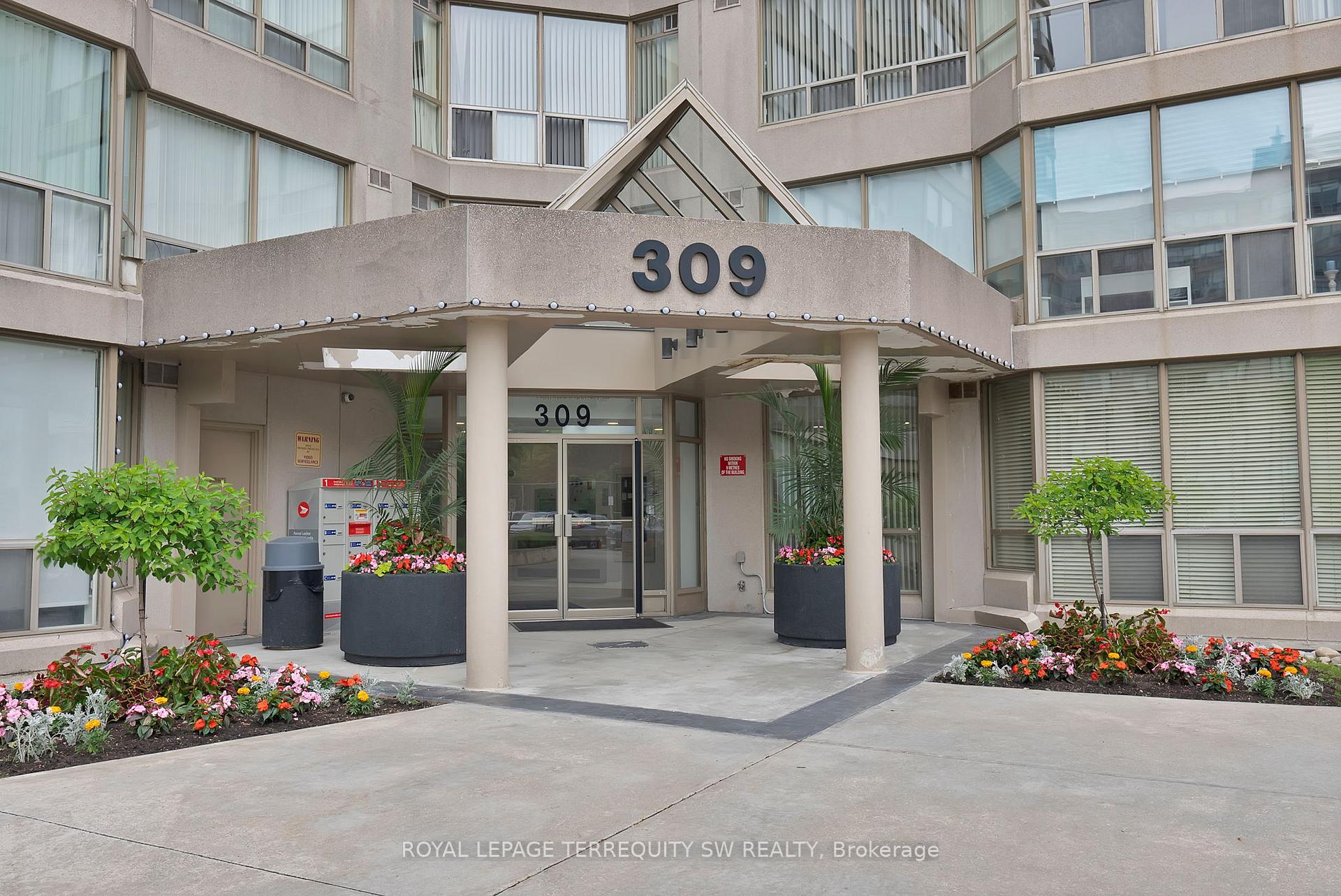 309 Major Mackenzie Drive E 113, Richmond Hill, ON L4C 9V5