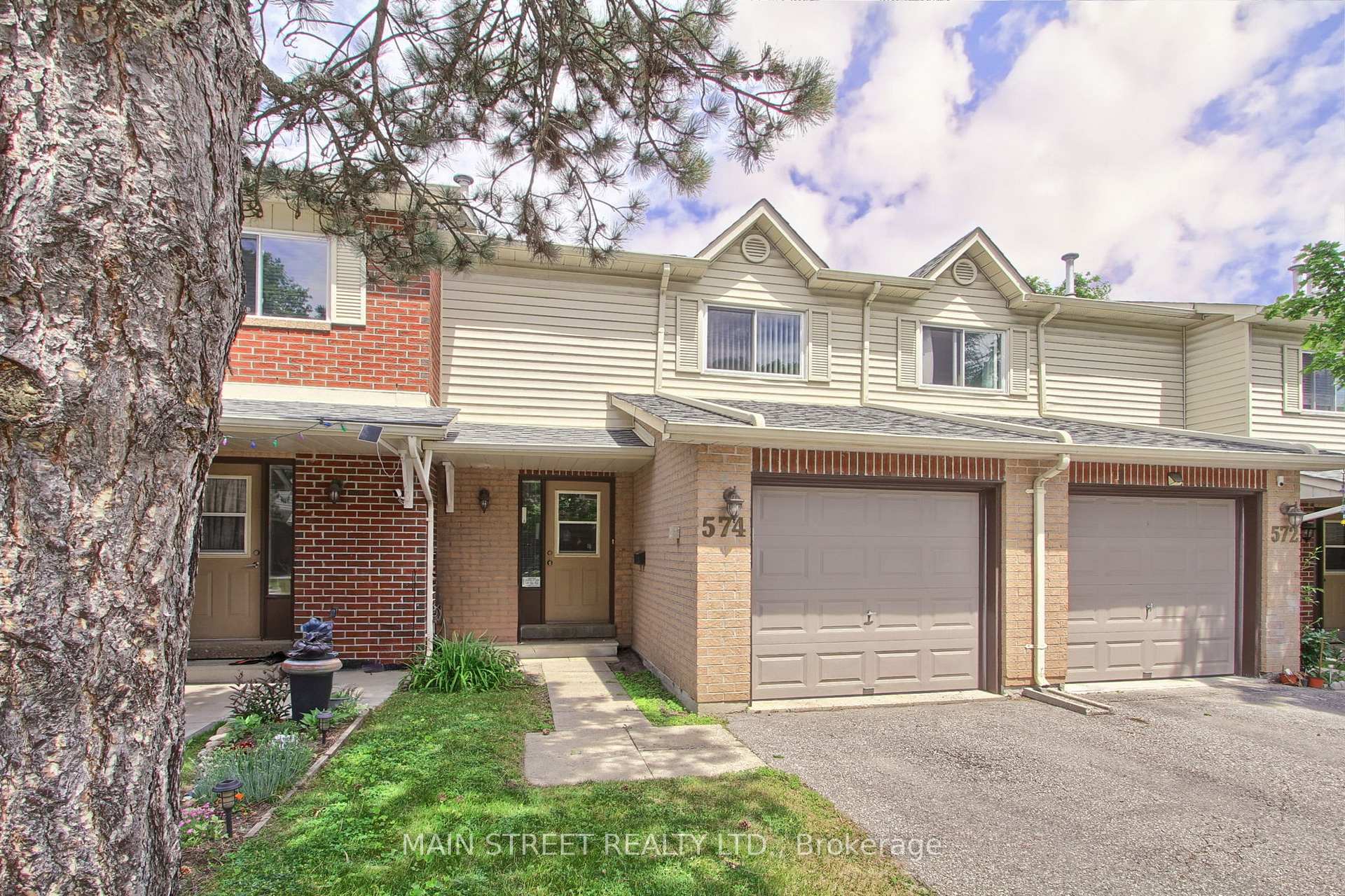 574 Jack Giles Circle 43, Newmarket, ON L3X 1X9