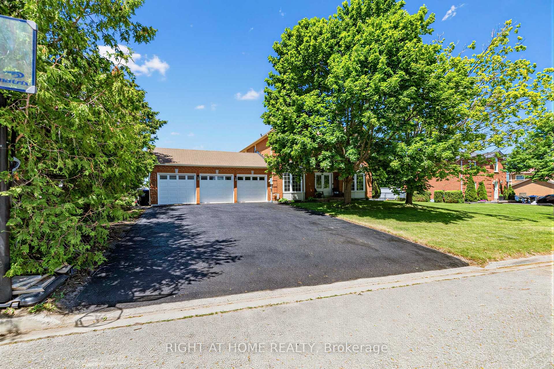2114 Hughes Drive, Innisfil, ON L0L 1R0