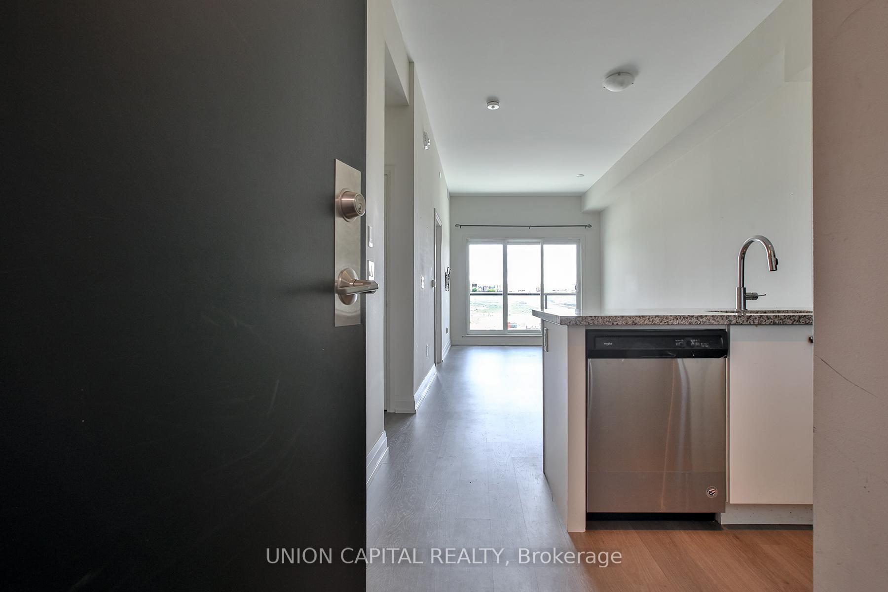 555 William Graham Drive 437, Aurora, ON L4G 7C4