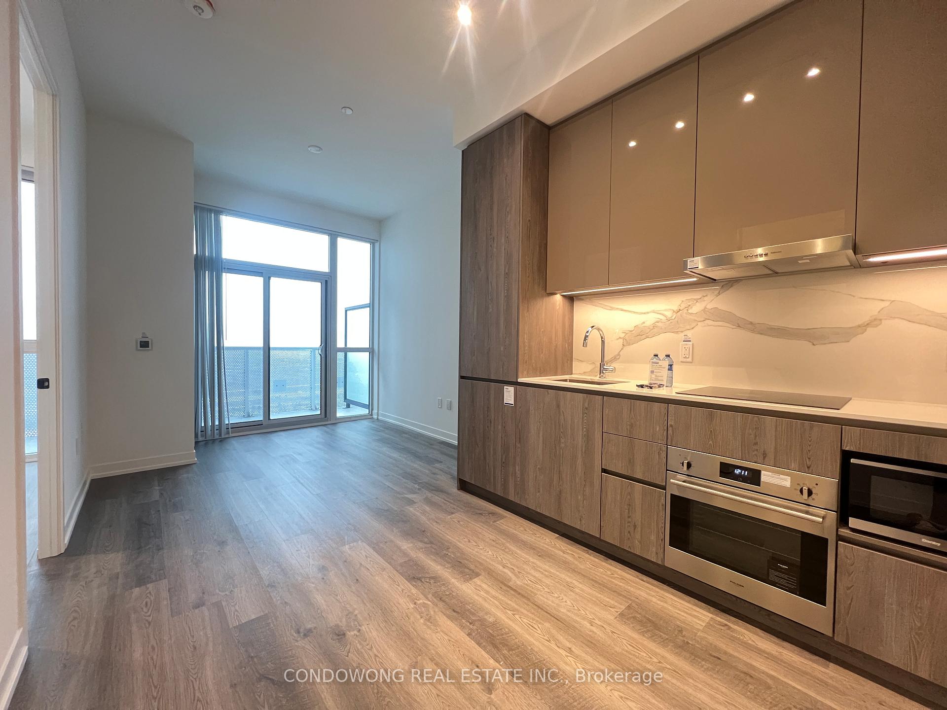 8 Interchange Way 3708, Vaughan, ON L4K 0R2