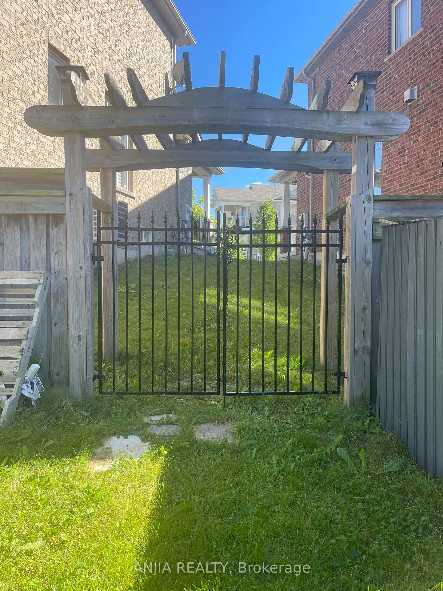 43 Philips View Crescent Basement, Richmond Hill, ON L4E 0S9