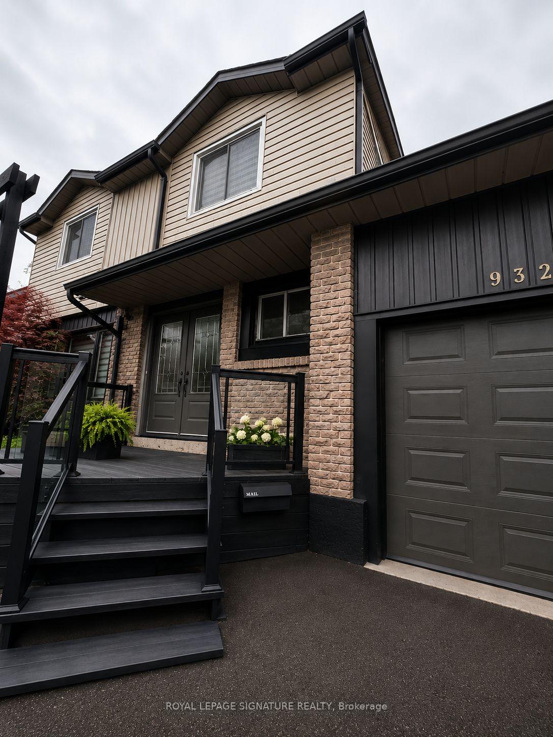932 Elgin Street Main, Newmarket, ON L3Y 3C1