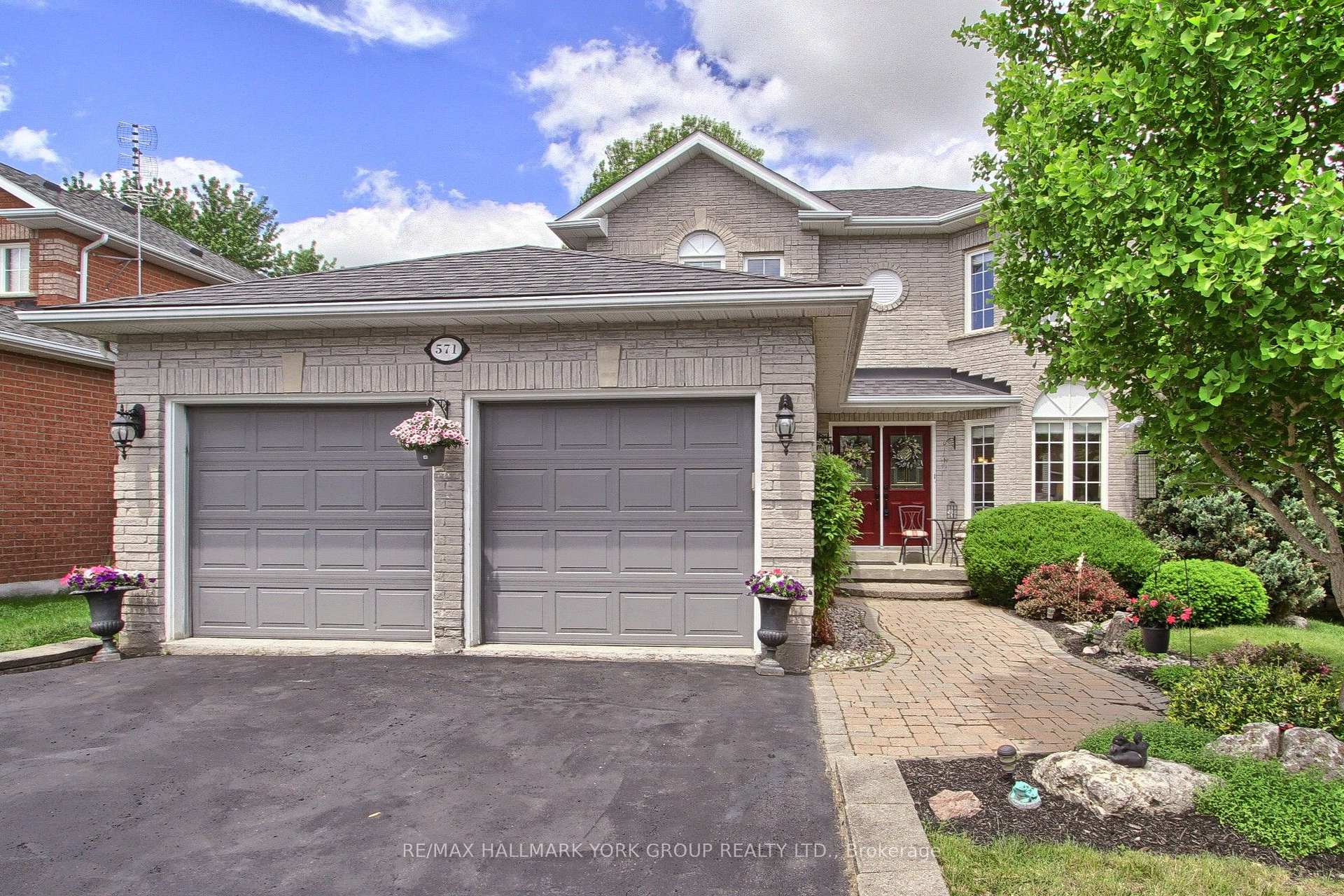 571 Goodyear Crescent, Newmarket, ON L3Y 8L2