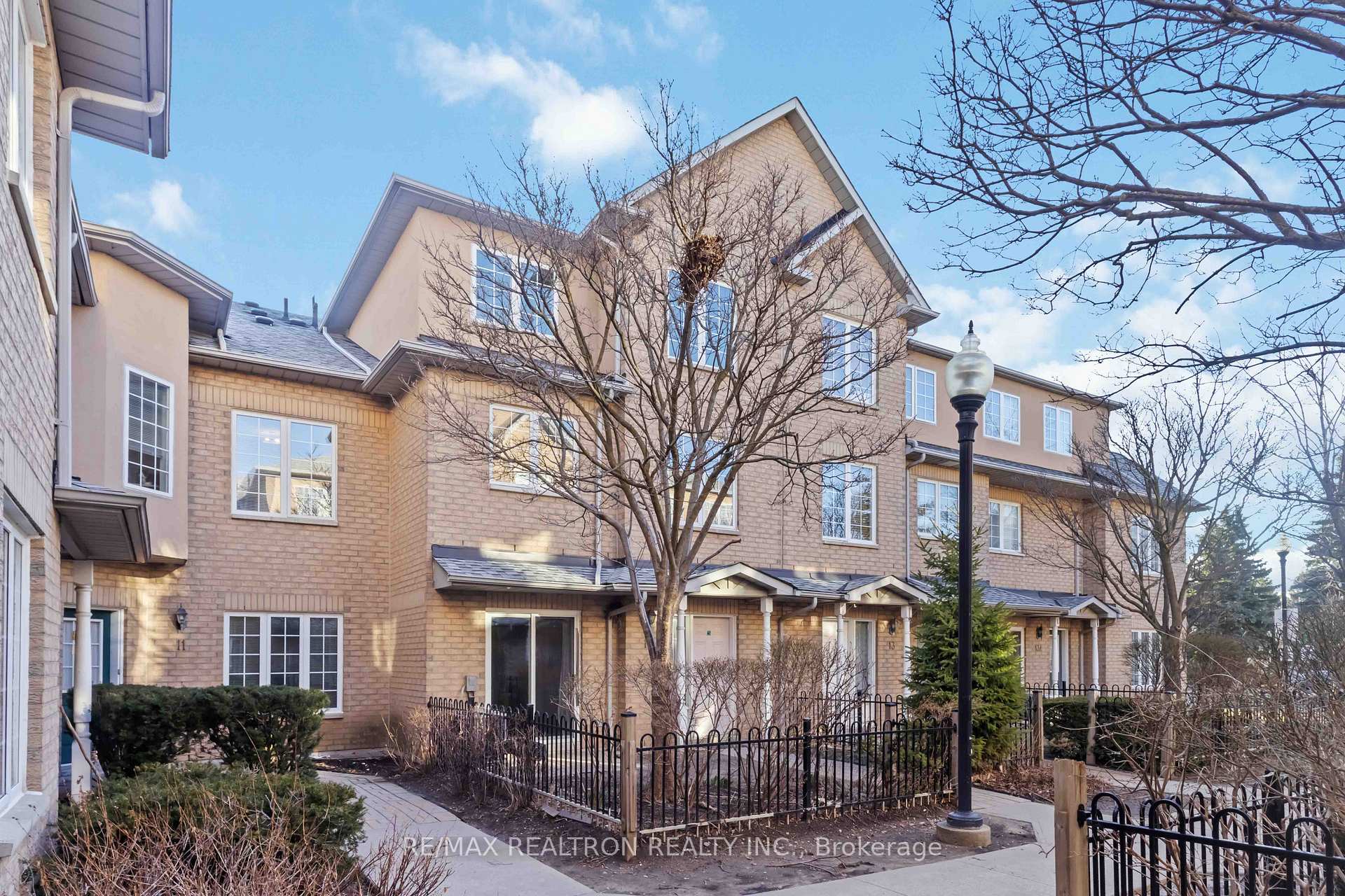 14 St. Moritz Way 12, Markham, ON L3R 4G1
