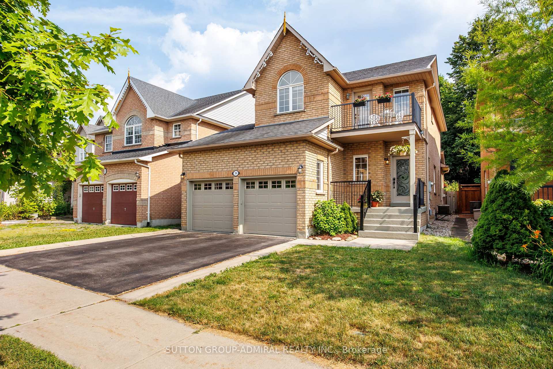 39 English Oak Drive, Richmond Hill, ON L4E 3W2