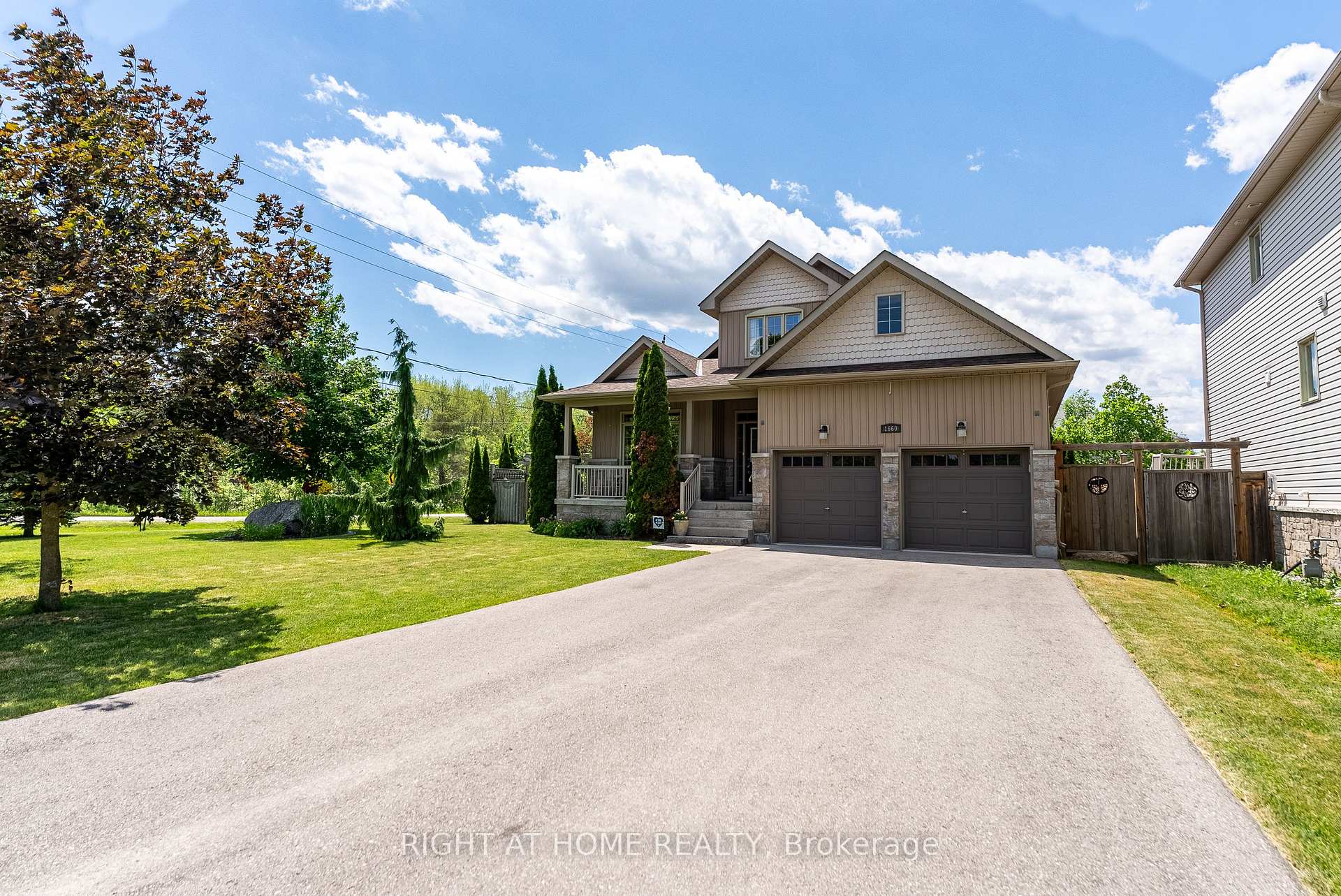 1660 Moyer Avenue, Innisfil, ON L9S 1S8