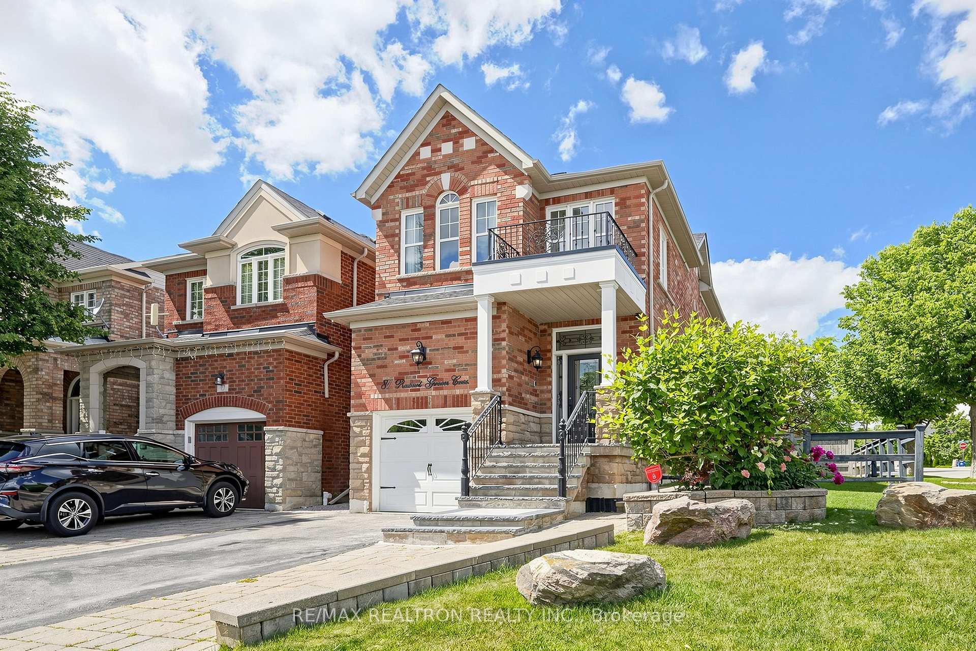 81 Robert Green Crescent, Vaughan, ON L6A 4A9