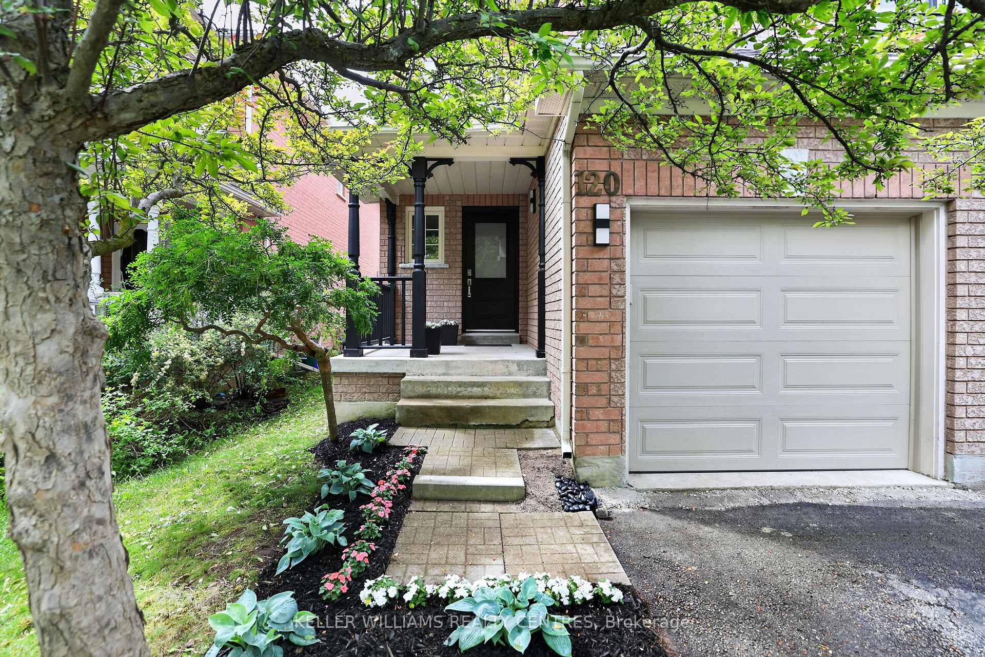 120 Woodroof Crescent, Aurora, ON L4G 7H2