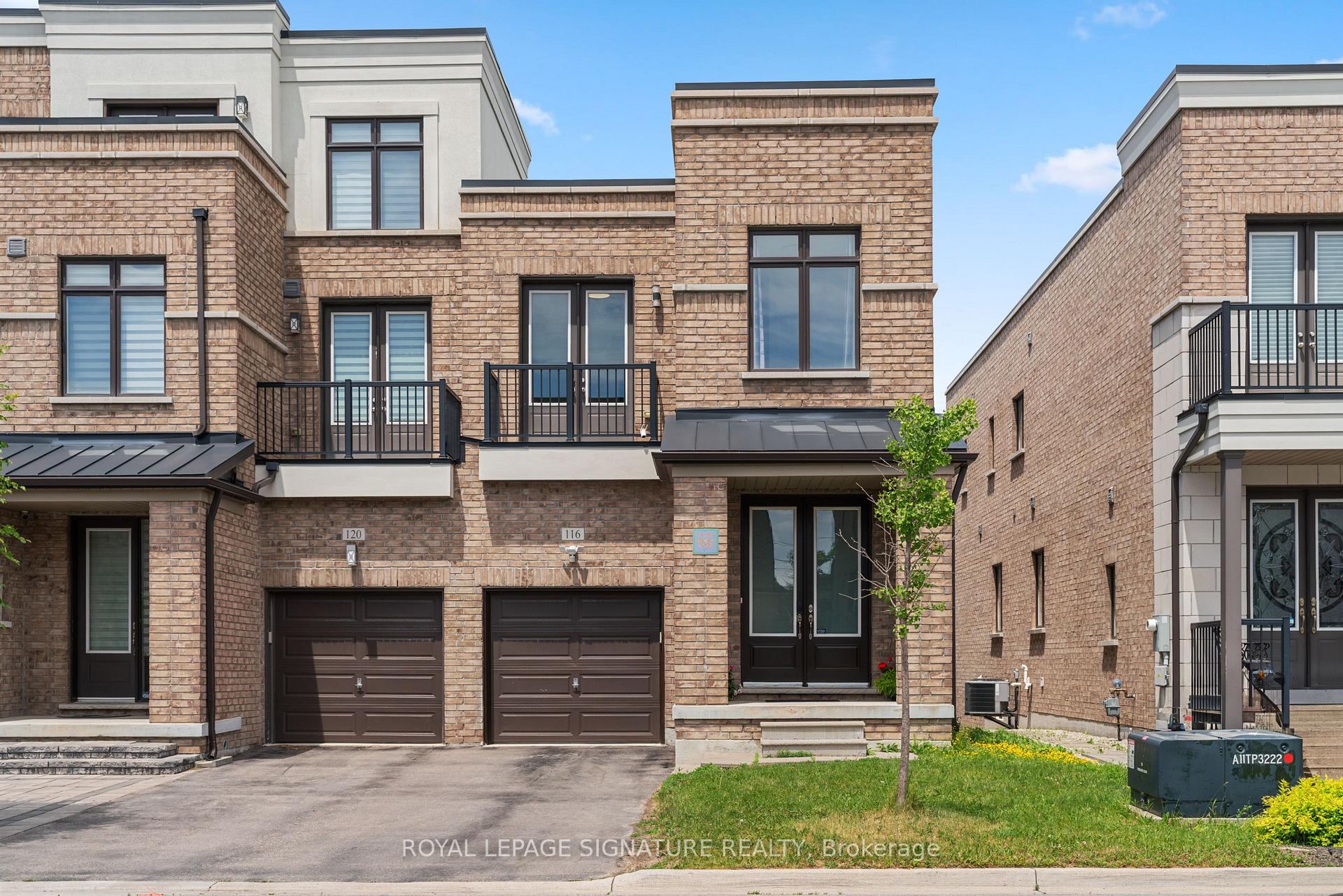 116 Elyse Court, Aurora, ON L4G 2C9