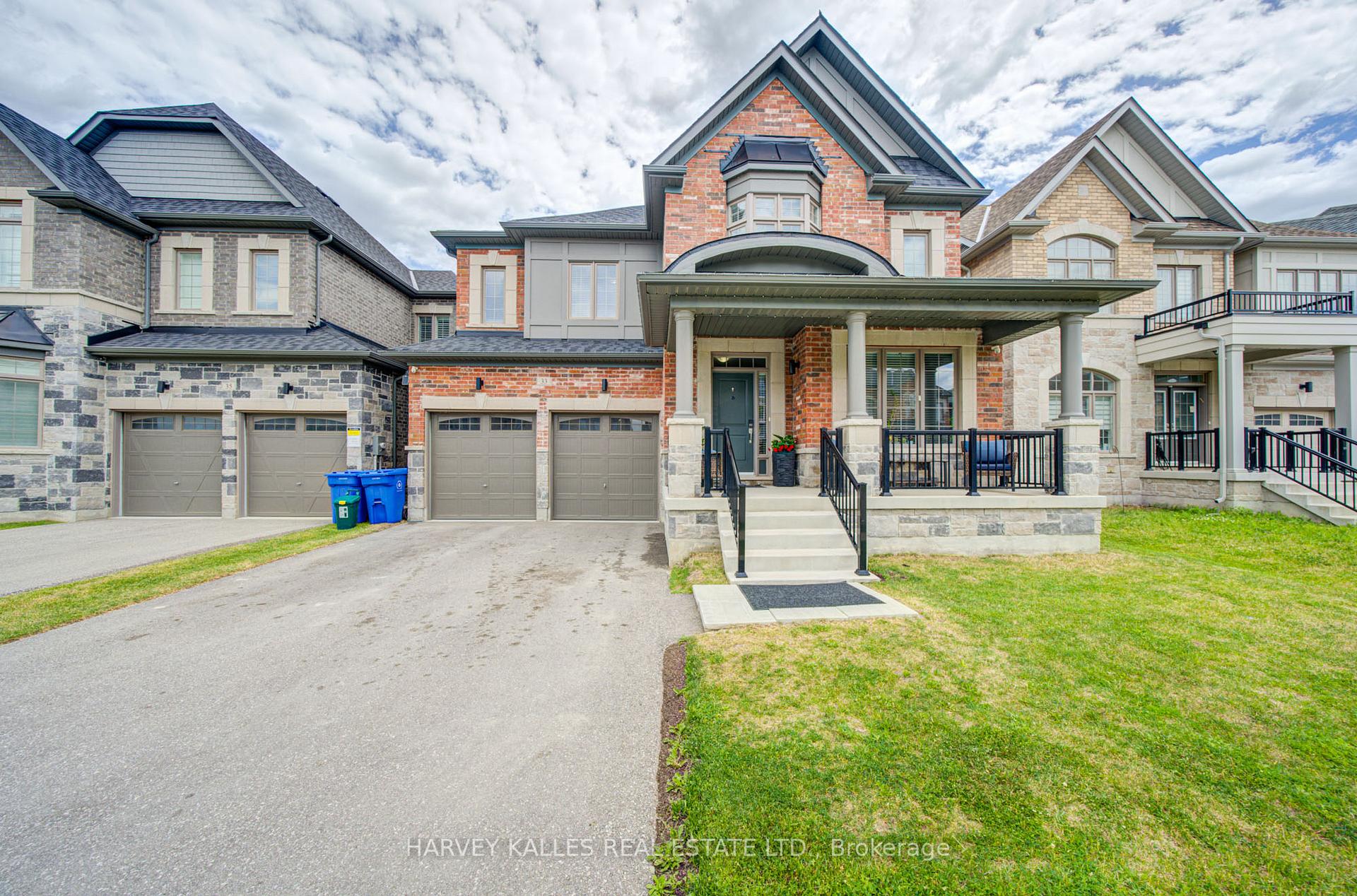 33 Concert Hill Way, East Gwillimbury, ON L9N 0W9