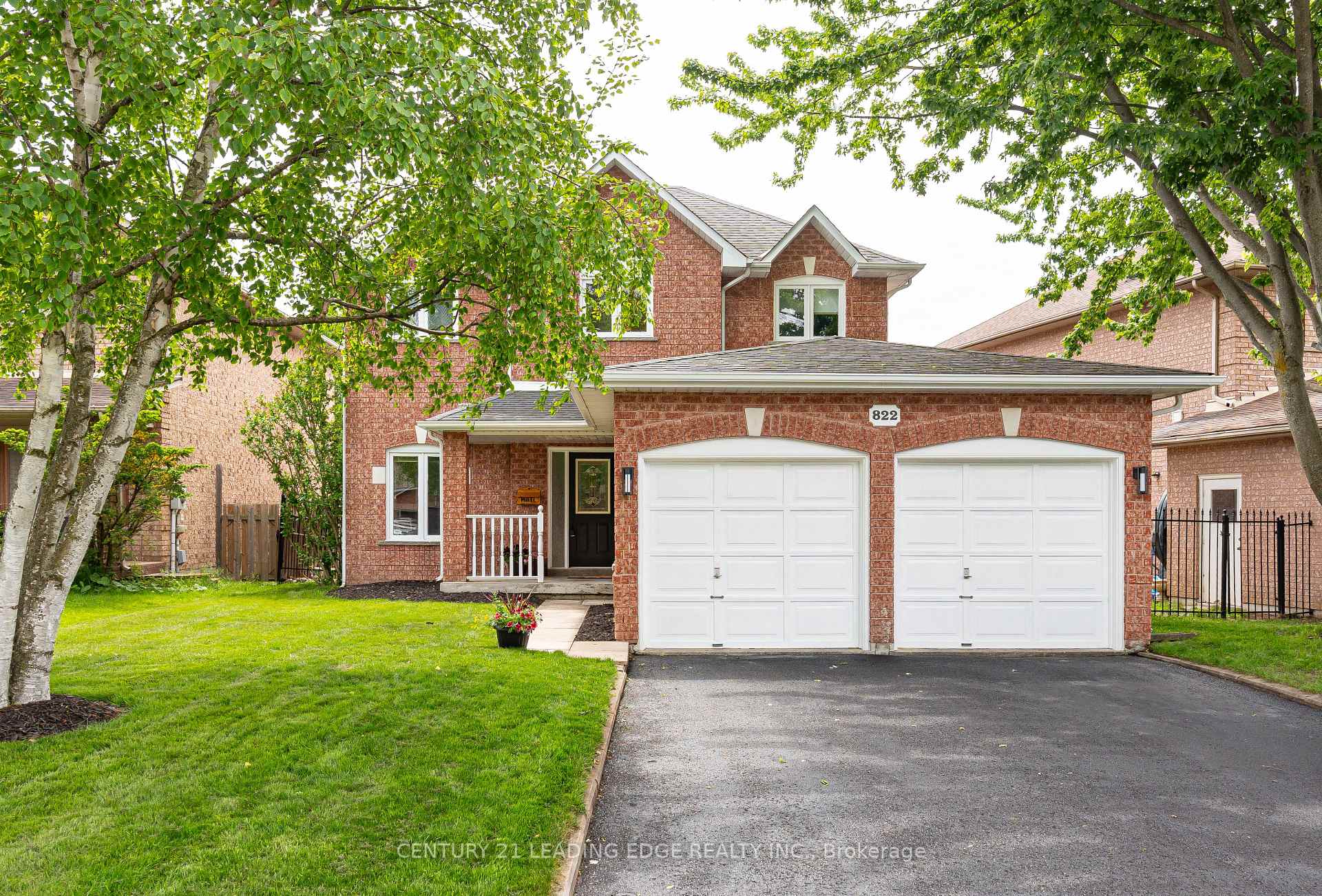 822 Surin Court, Newmarket, ON L3Y 8R4