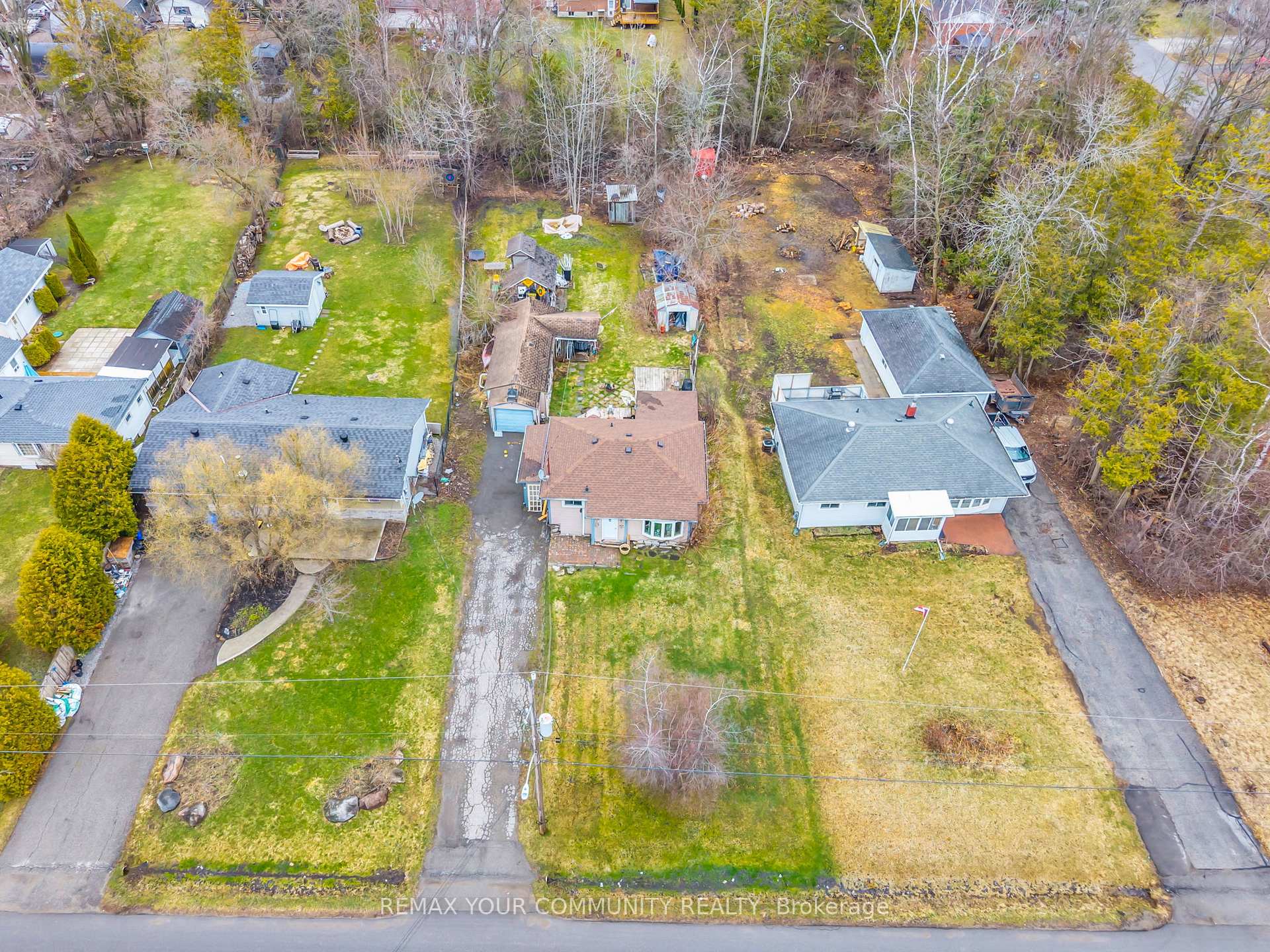 25 Grew Boulevard, Georgina, ON L0E 1L0