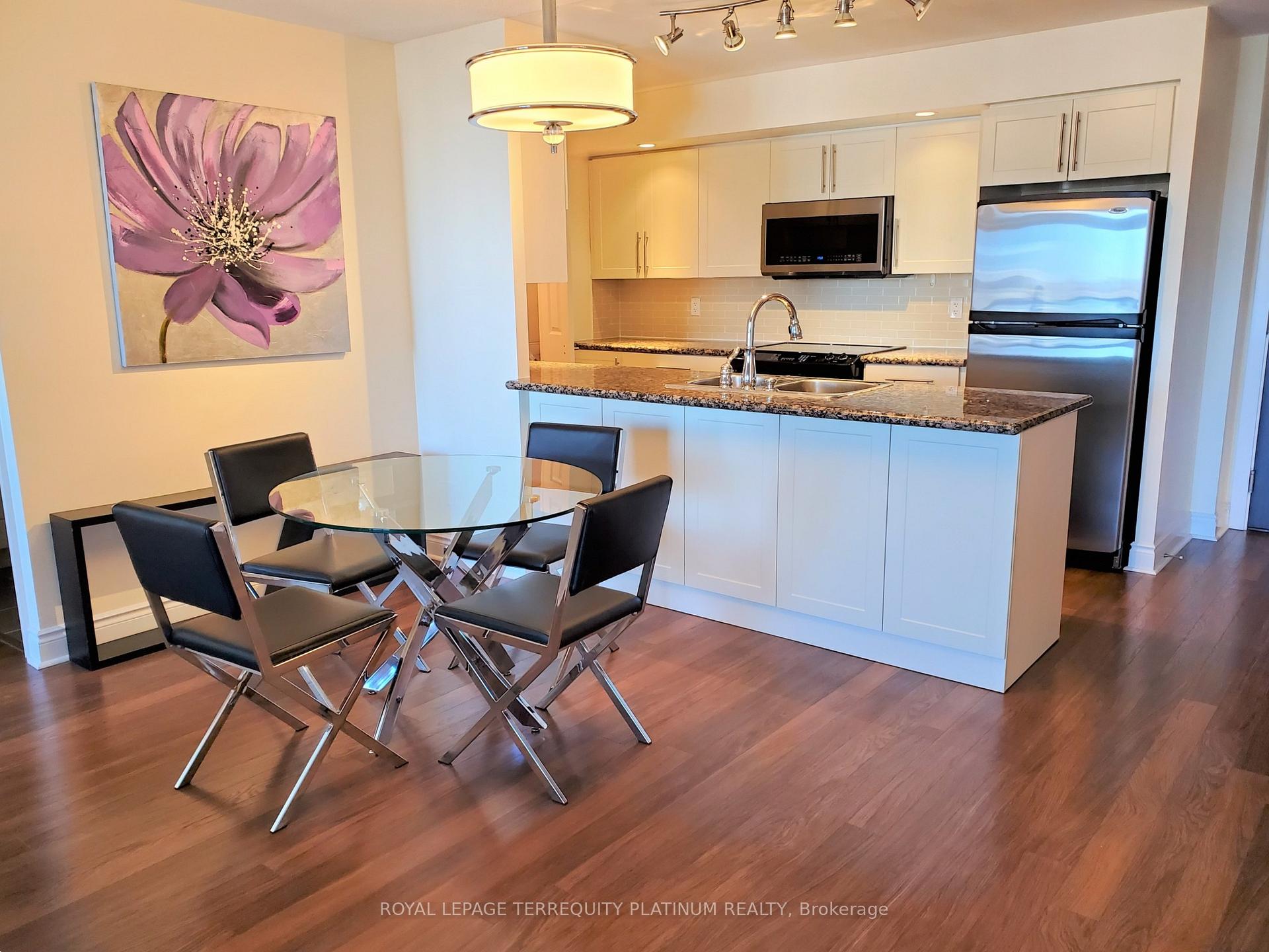 23 Cox Boulevard 1283, Markham, ON L3R 7Z9