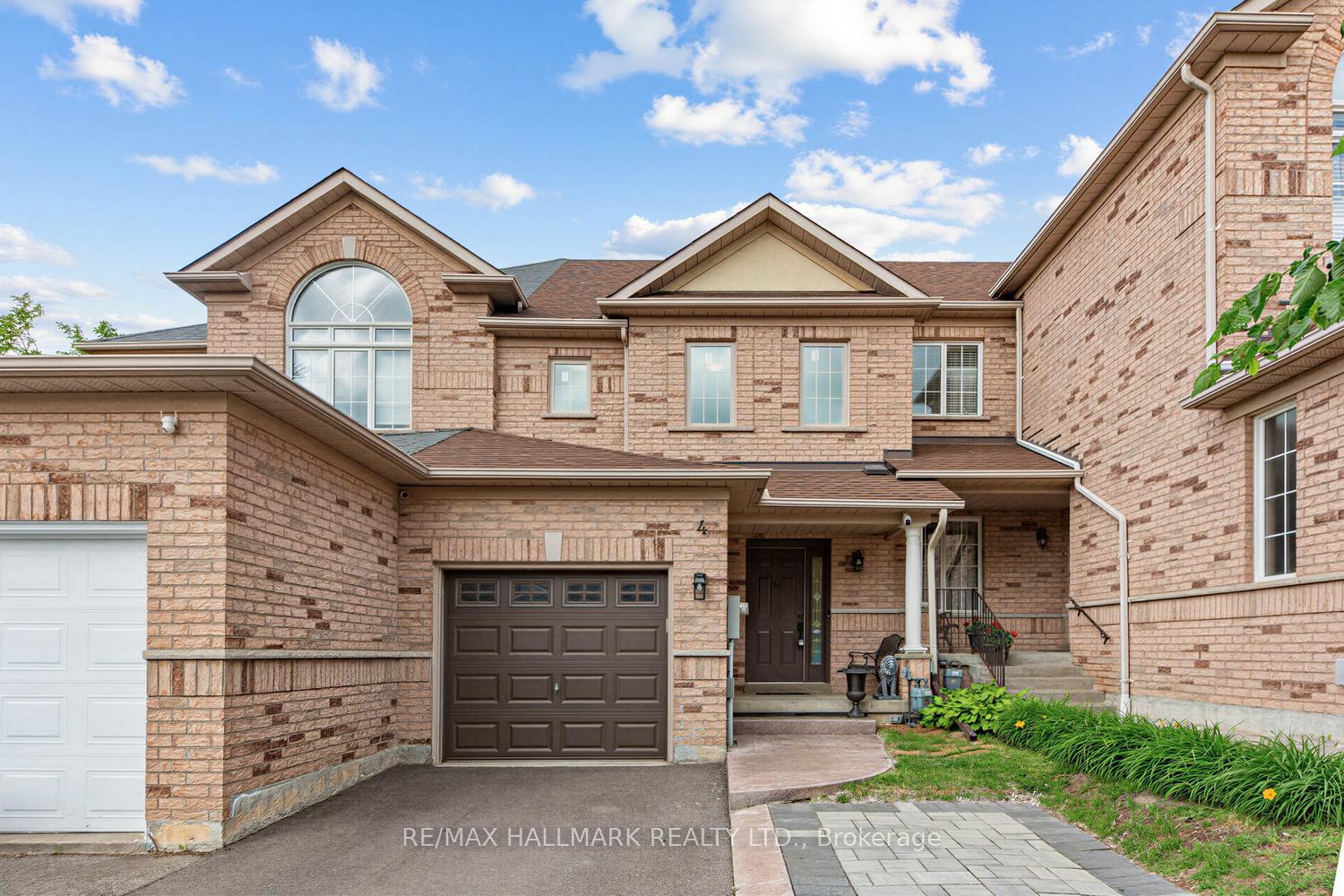 4 Debonair Street, Richmond Hill, ON L4C 0R2
