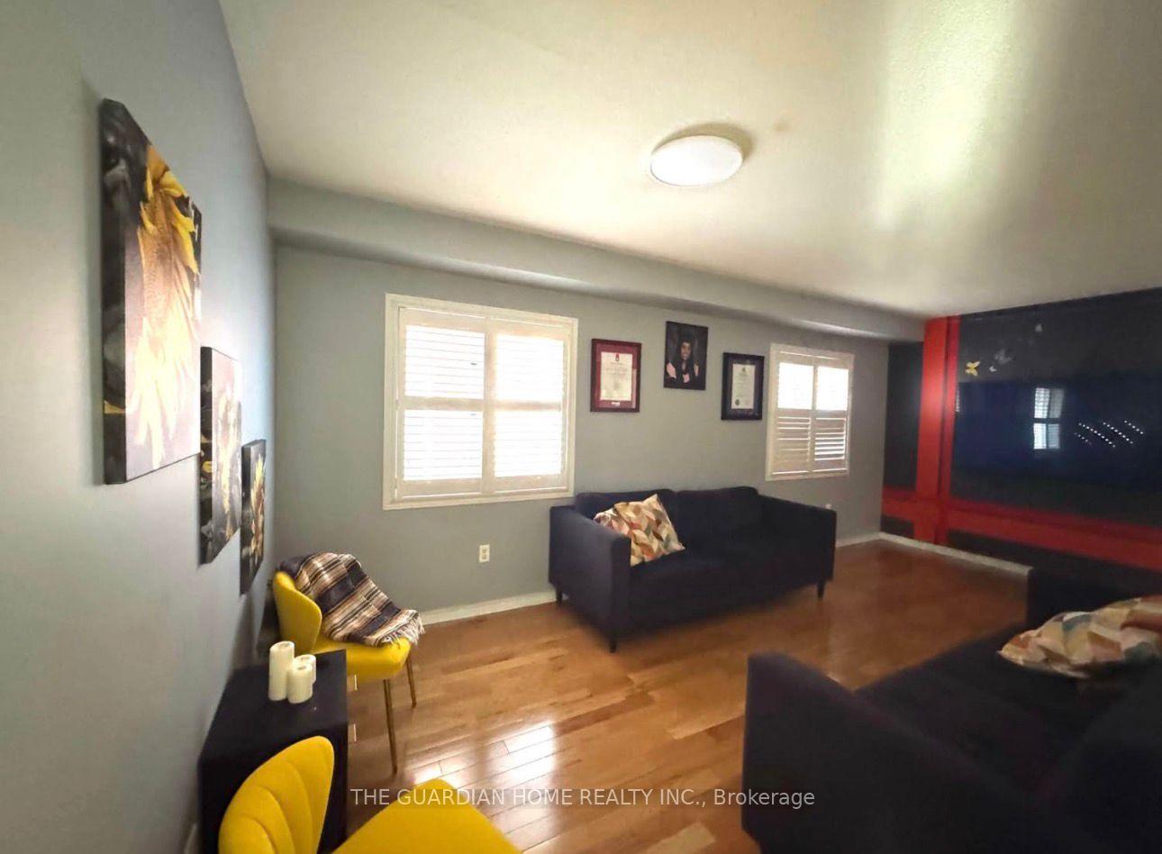 118 Guinevere Road, Markham, ON L3S 4V2