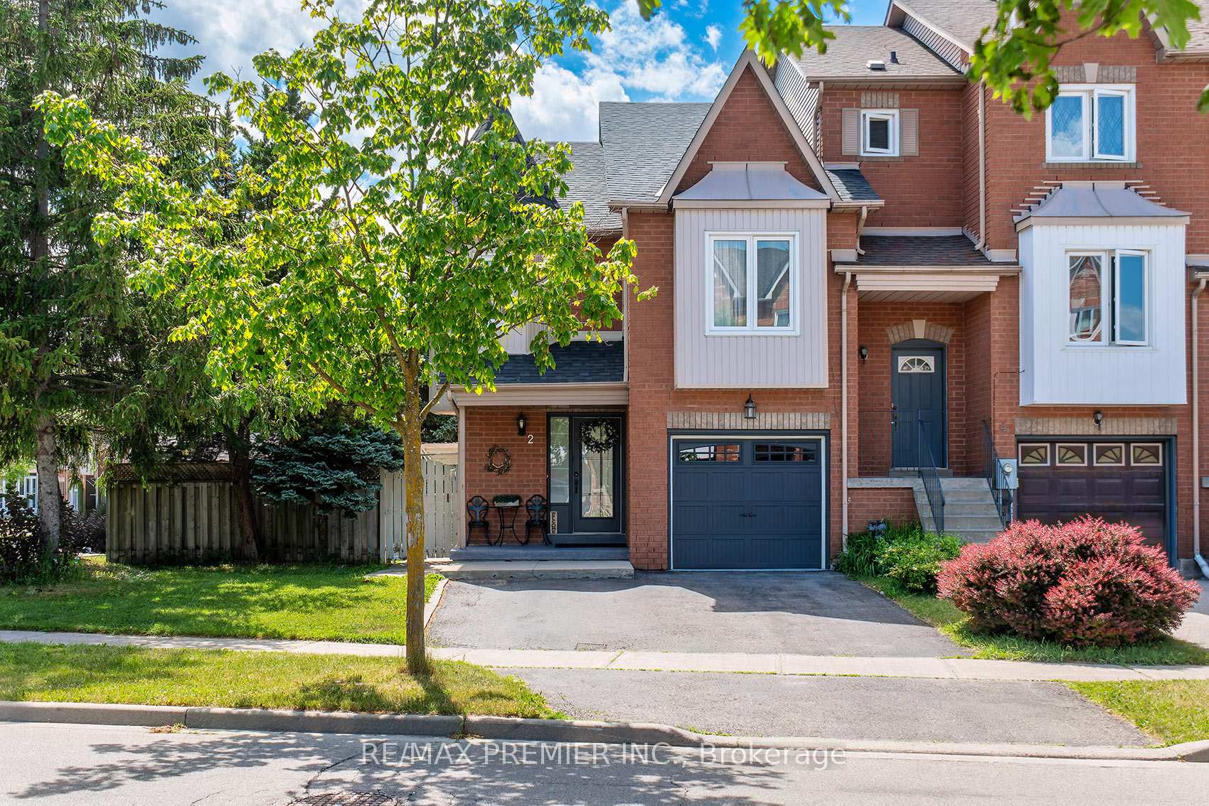2 Prestwick Avenue, Vaughan, ON L6A 2C9