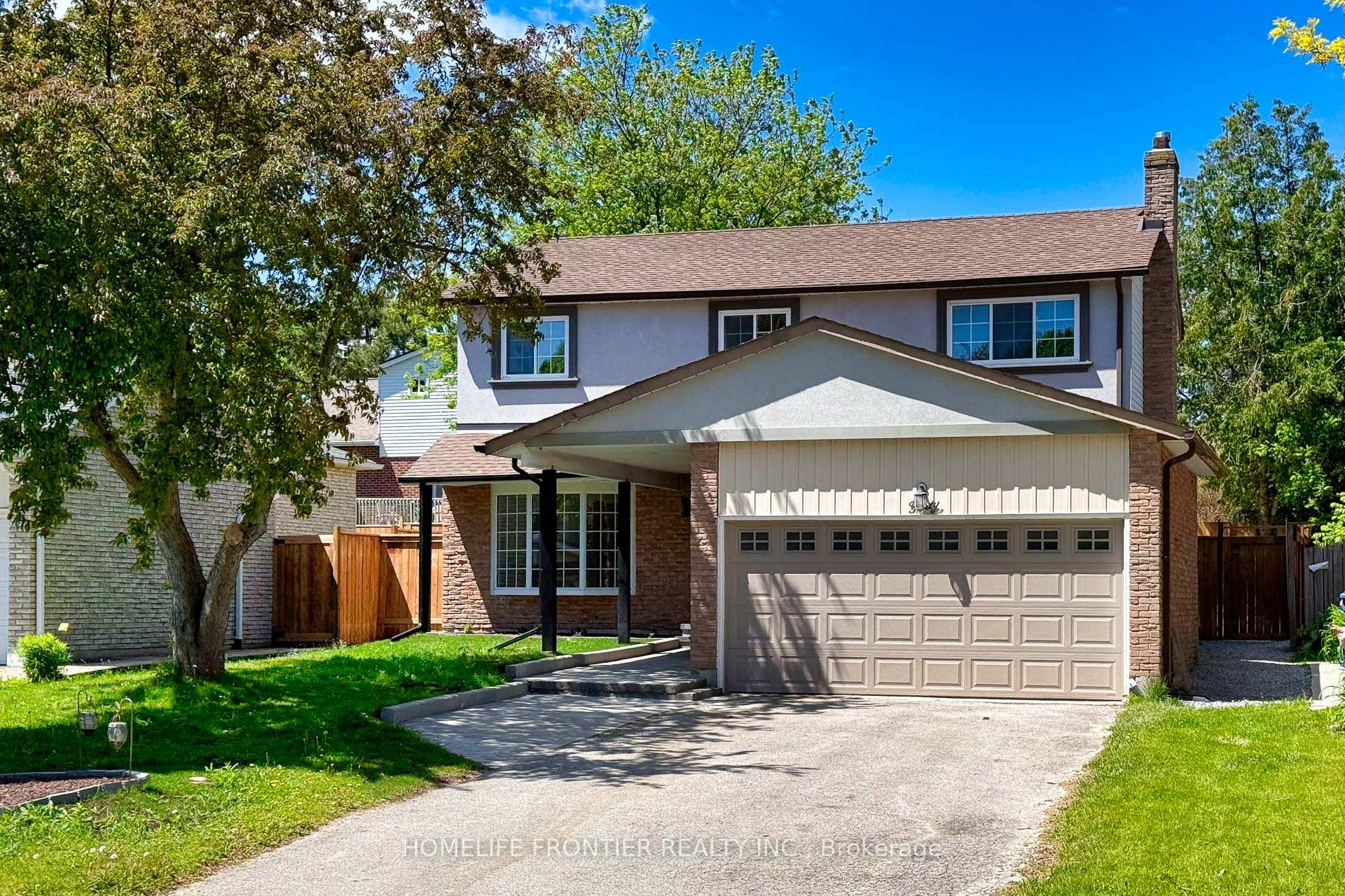 40 Rutledge Avenue, Newmarket, ON L3Y 5T4