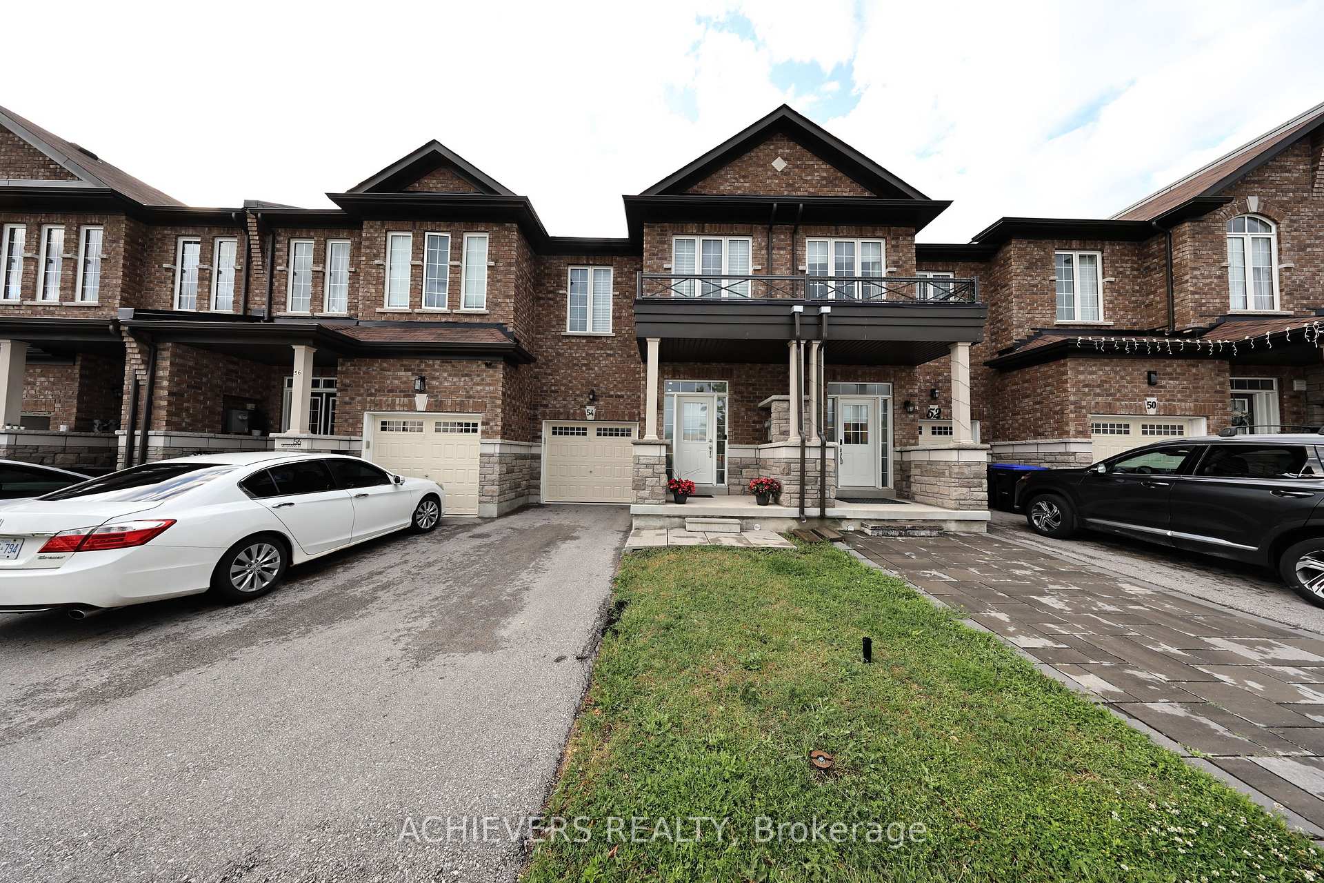 54 Veterans Street, Bradford West Gwillimbury, ON L3A 4L4
