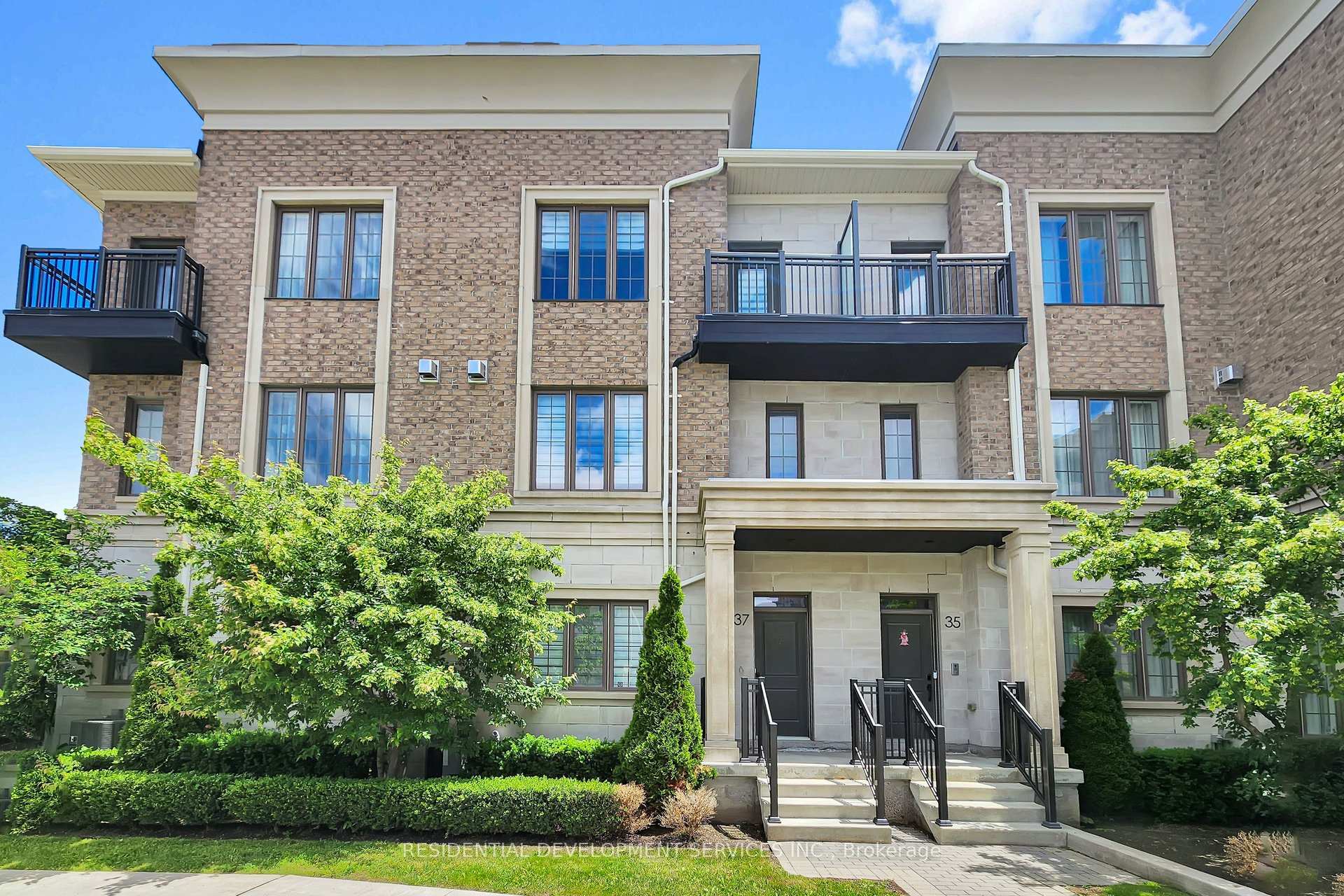 37 Village Parkway, Markham, ON L3R 5R8