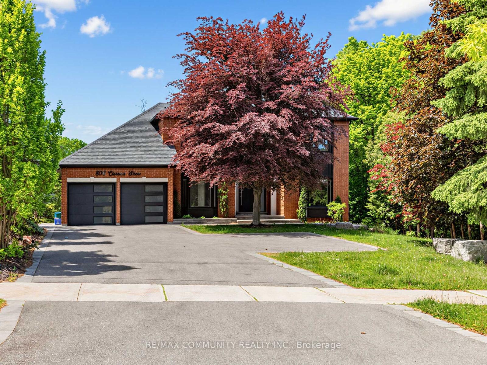 806 Clarence Street E, Vaughan, ON L4L 8V2