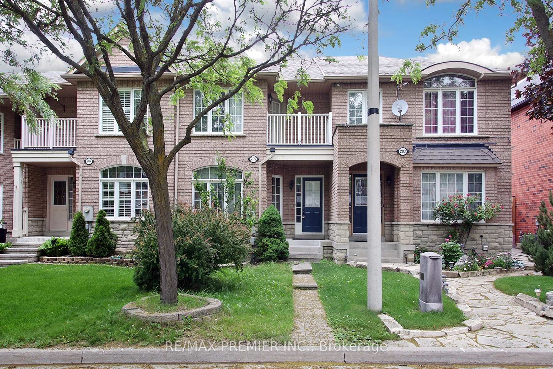 205 Equator Crescent, Vaughan, ON L6A 2Y2