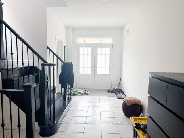 64 Frank Kelly Drive, East Gwillimbury, ON L9N 0V2