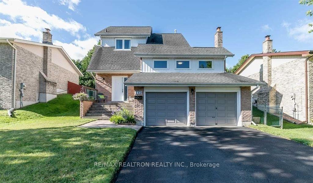 122 Rutledge Avenue, Newmarket, ON L3Y 5T4