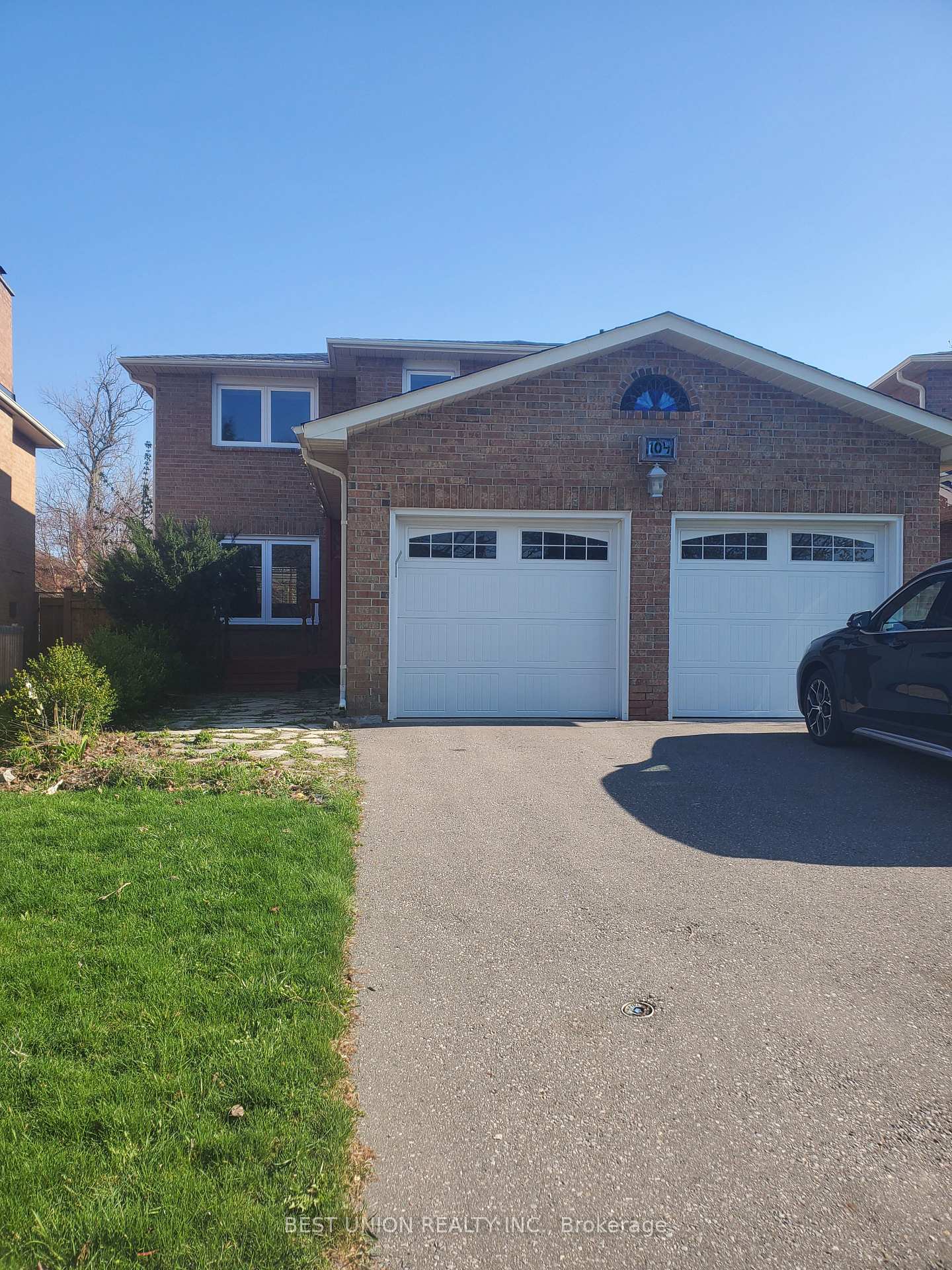 104 Houseman Crescent, Richmond Hill, ON L4C 7S5