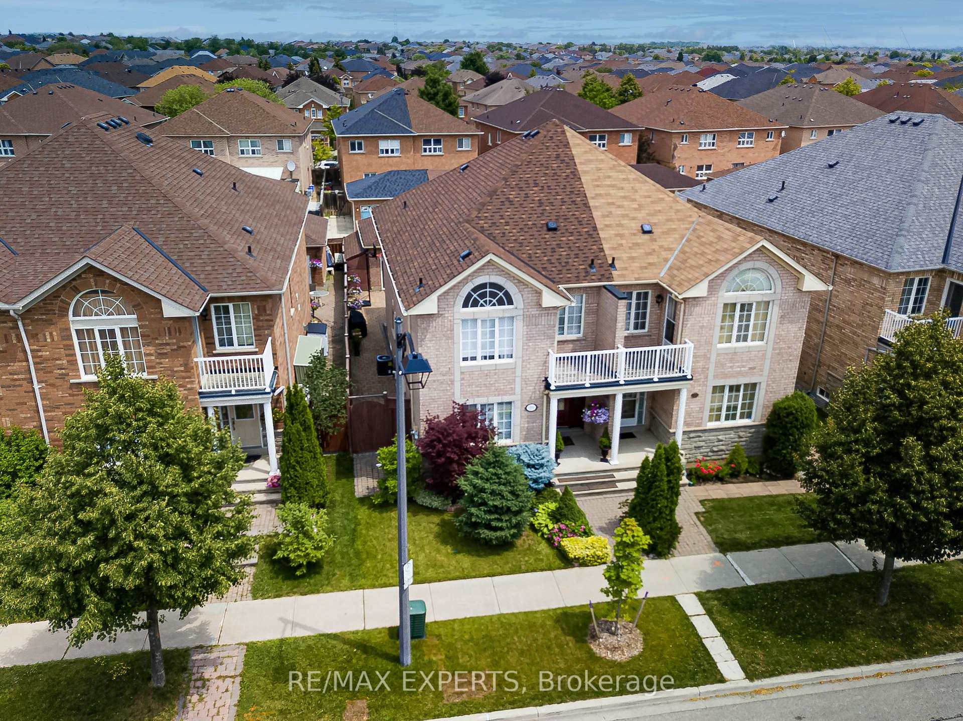 353 Napa Valley Avenue, Vaughan, ON L4H 1Y7