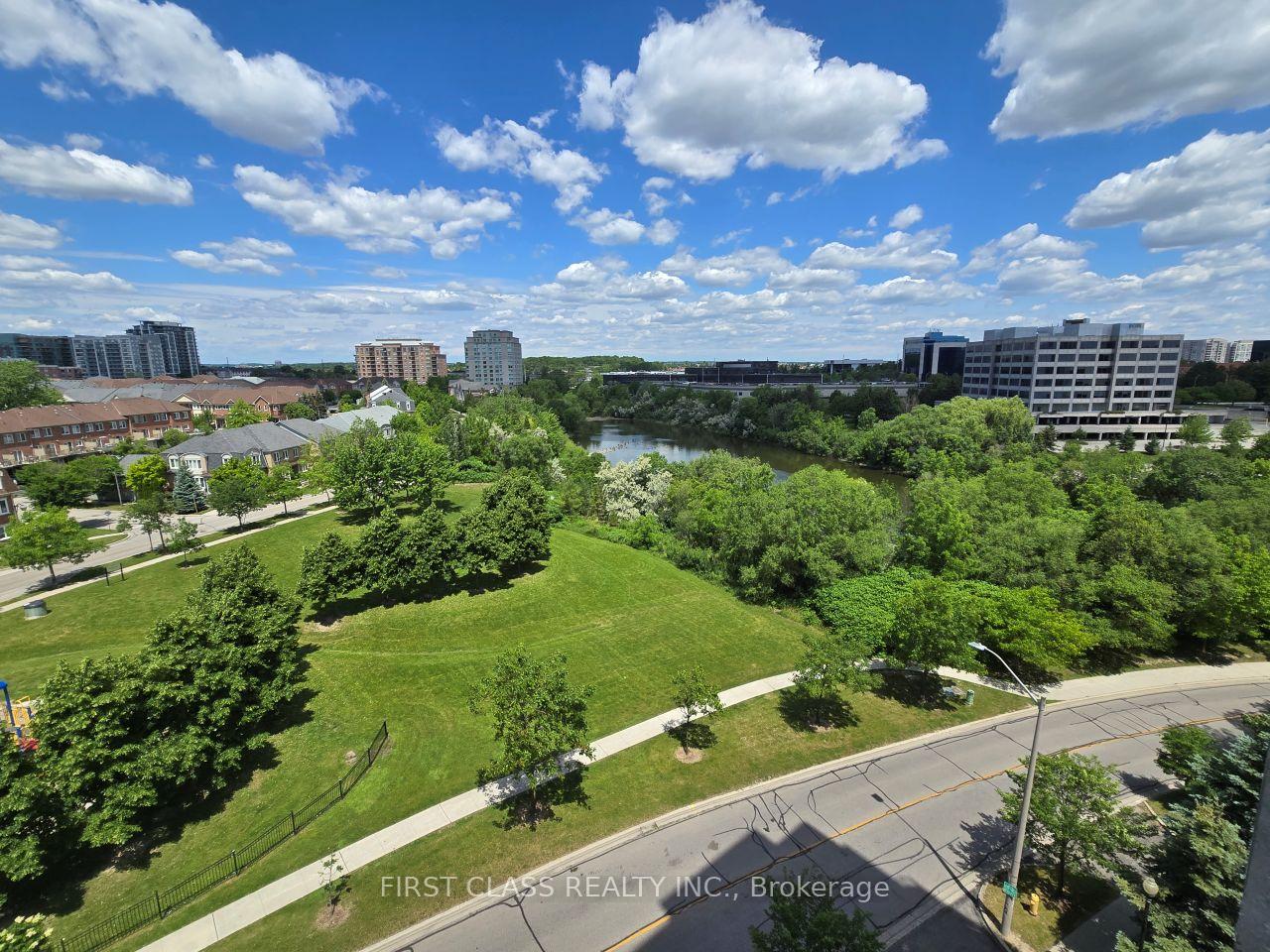 399 South Park Road #906, Markham, ON L3T 7W6