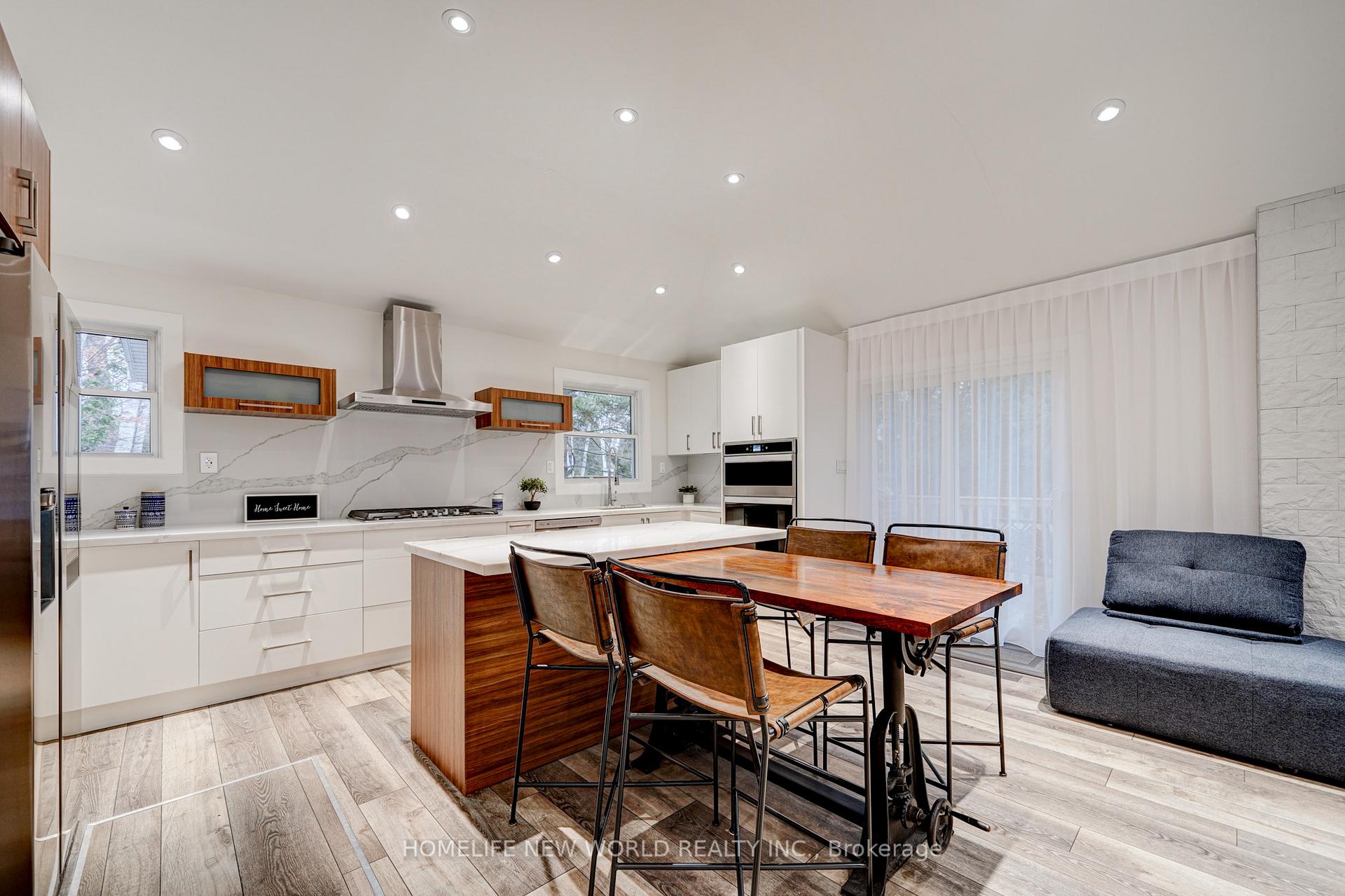 65 Edith Street, Georgina, ON L0E 1L0