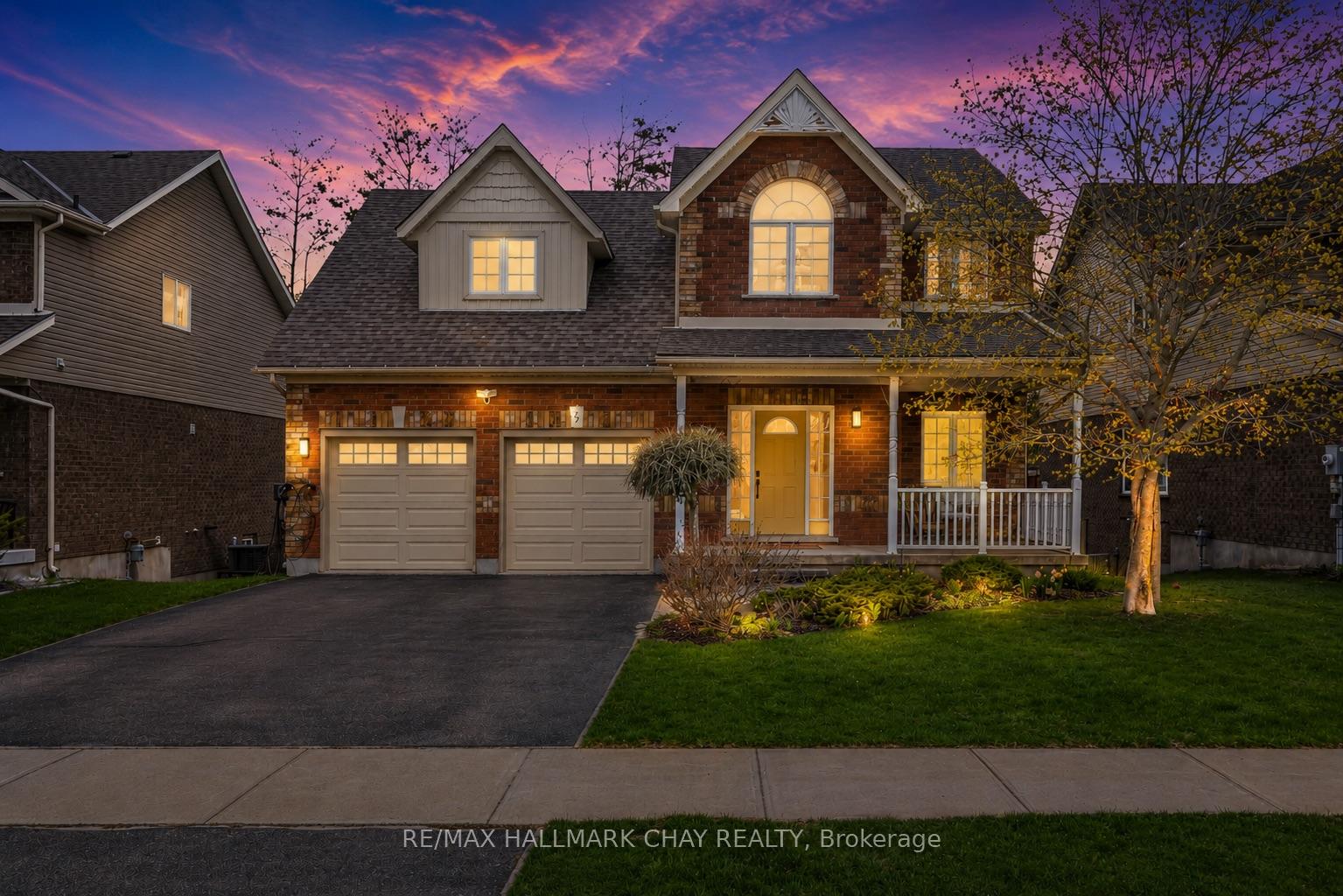 17 Armeda Clow Crescent, Essa, ON L3W 0H7