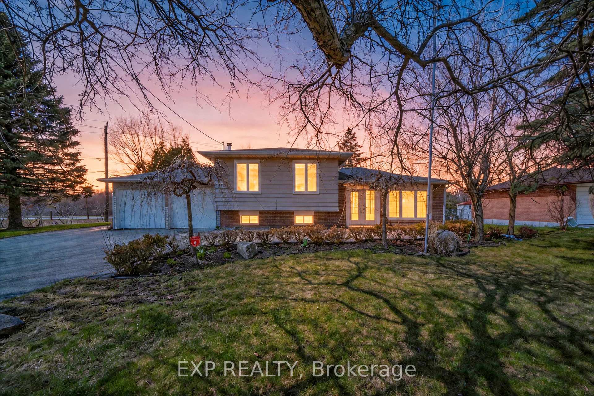 28 Lakeland Crescent, Richmond Hill, ON L4E 2Z8