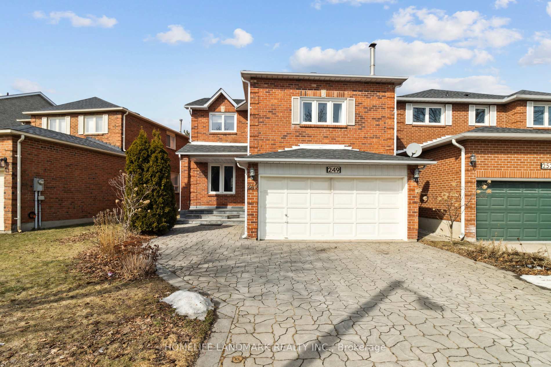 249 CHARLTON Avenue, Vaughan, ON L4J 6H3