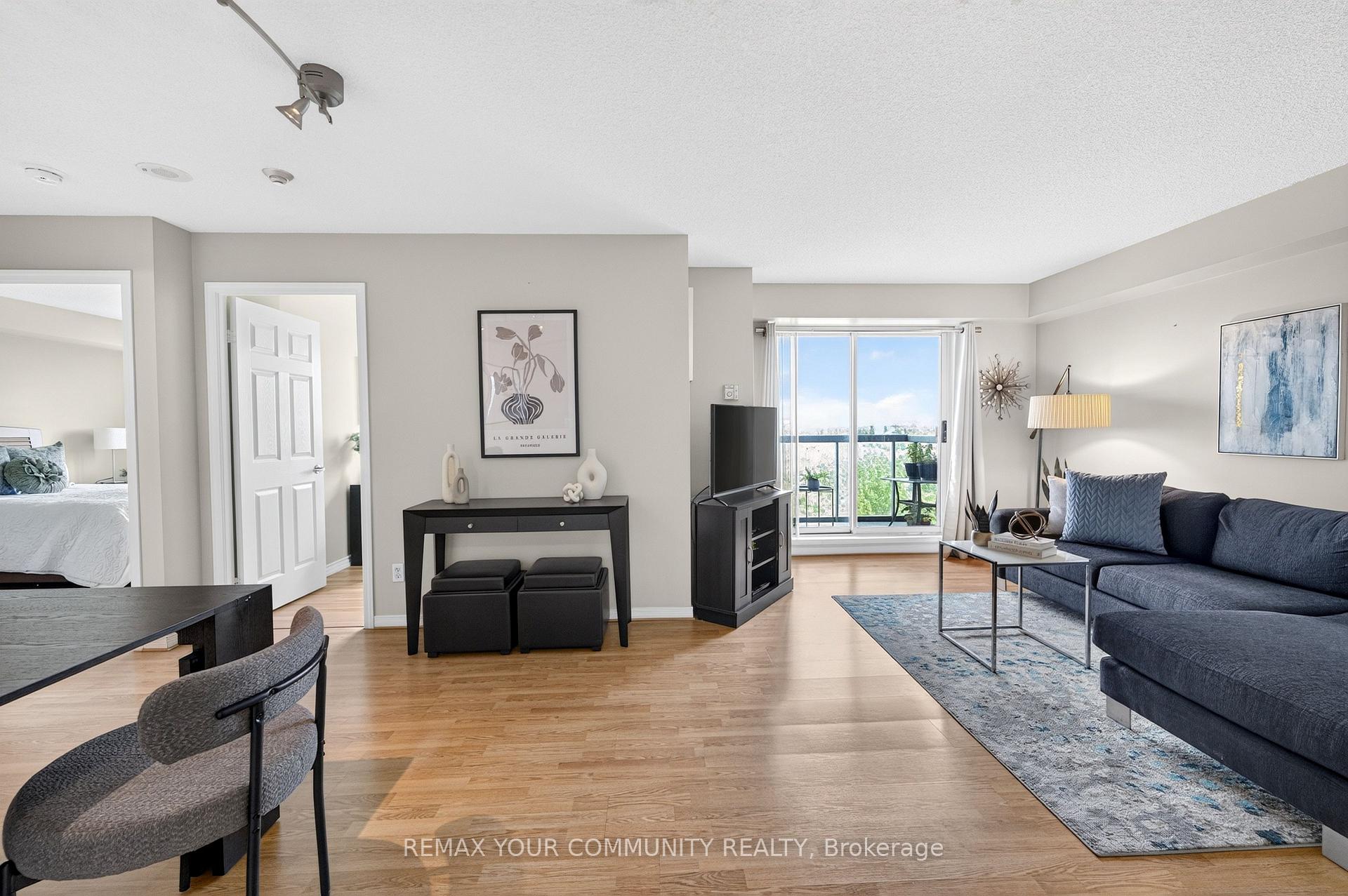 3 ELLESMERE Street 721, Richmond Hill, ON L4B 4N2