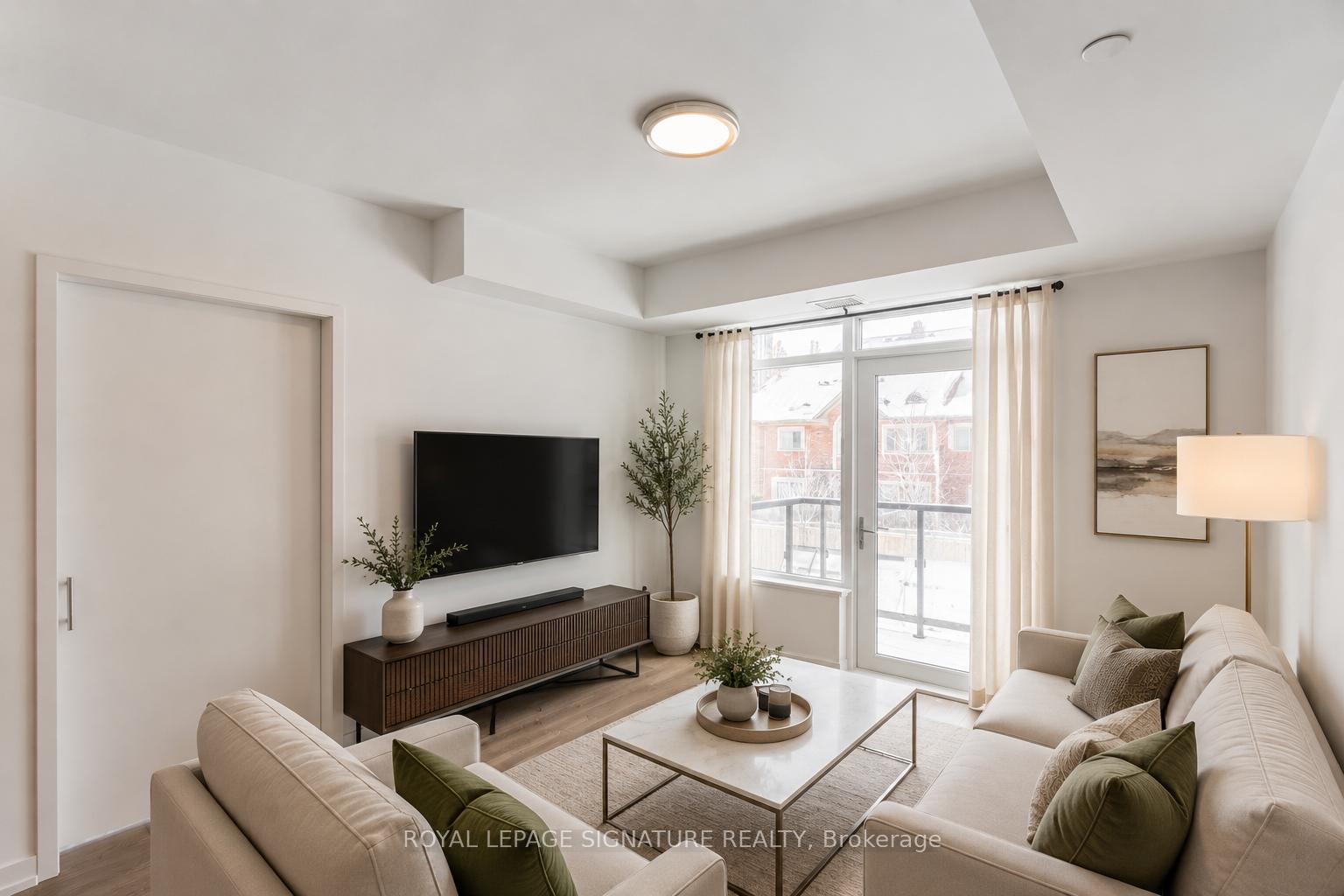 8 Beverley Glen Boulevard 228, Vaughan, ON L4J 0L5