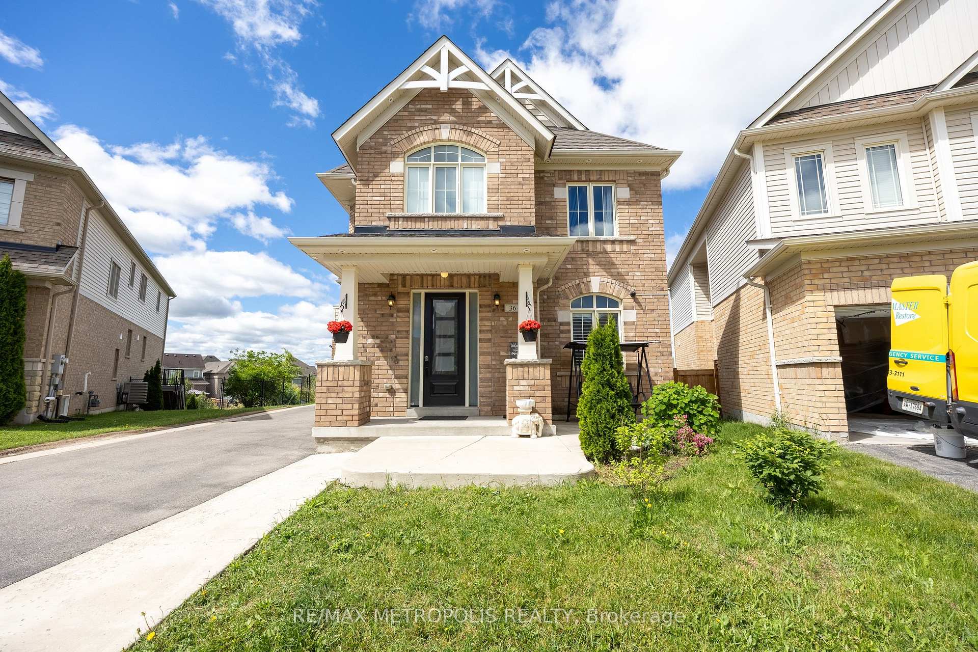 36 Michaelis Street, New Tecumseth, ON L9R 0M8