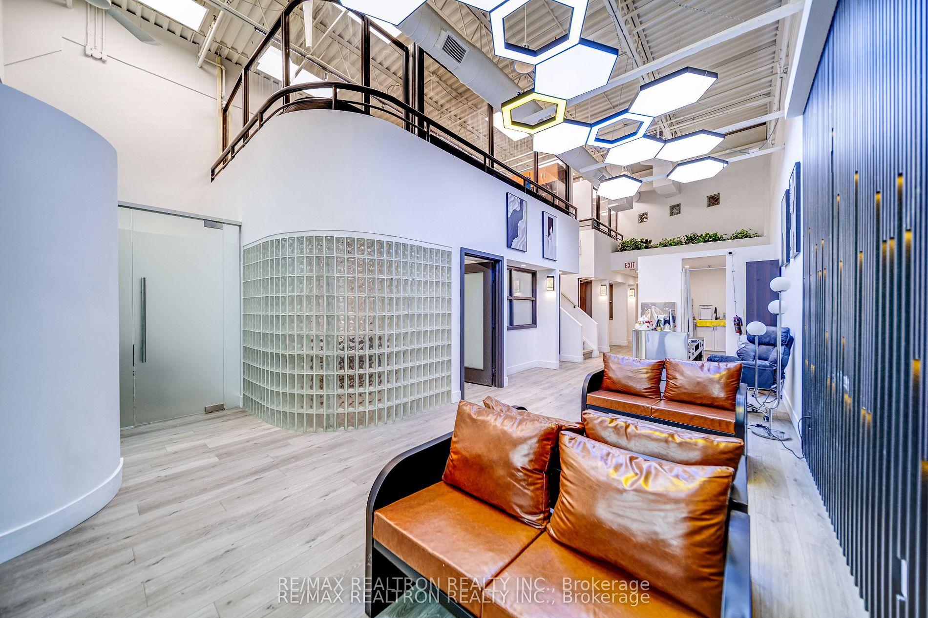 175 West Beaver Creek Crescent 21, Richmond Hill, ON L4B 3M1