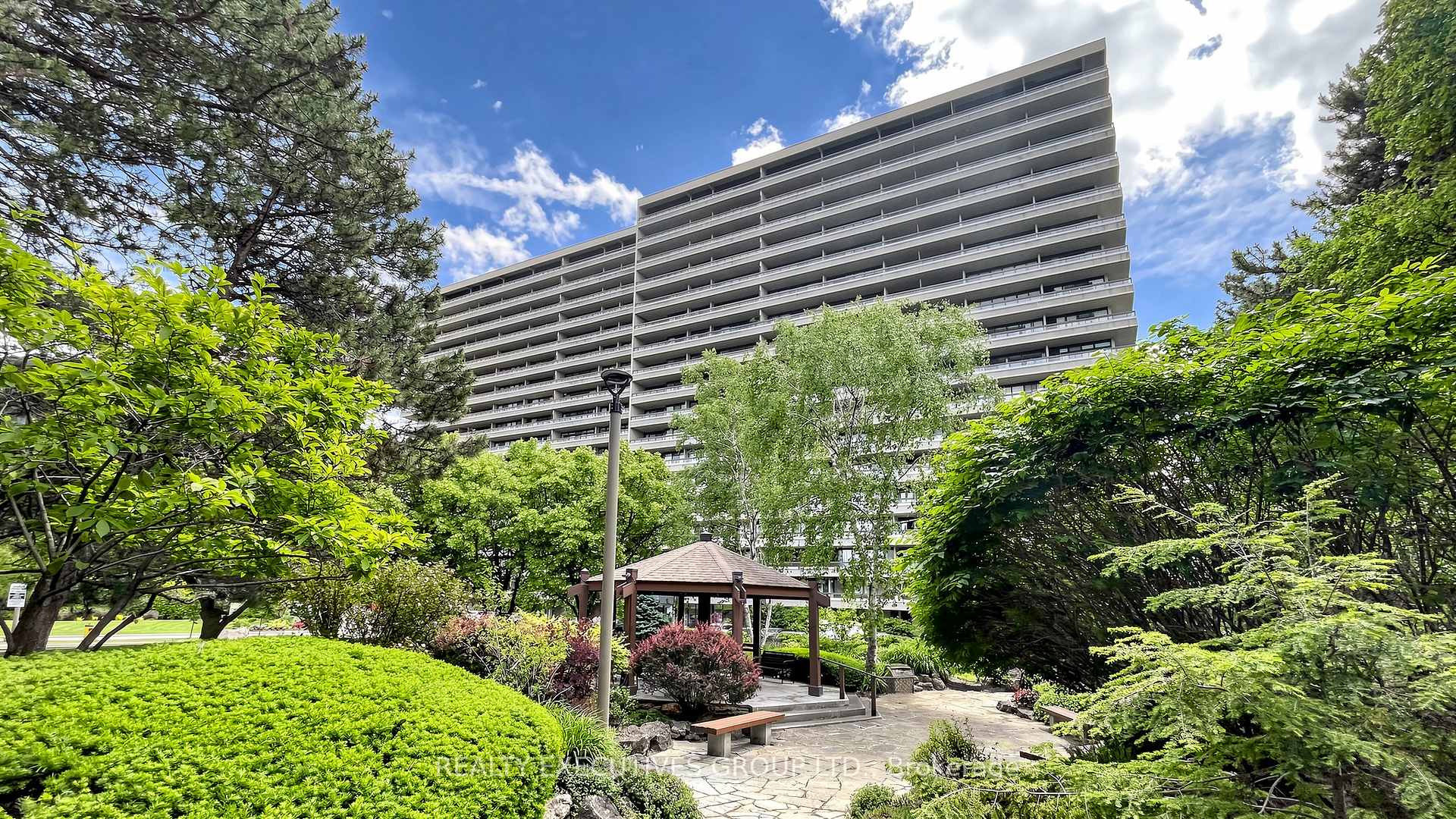 8111 Yonge Street 309, Markham, ON L3T 4V9