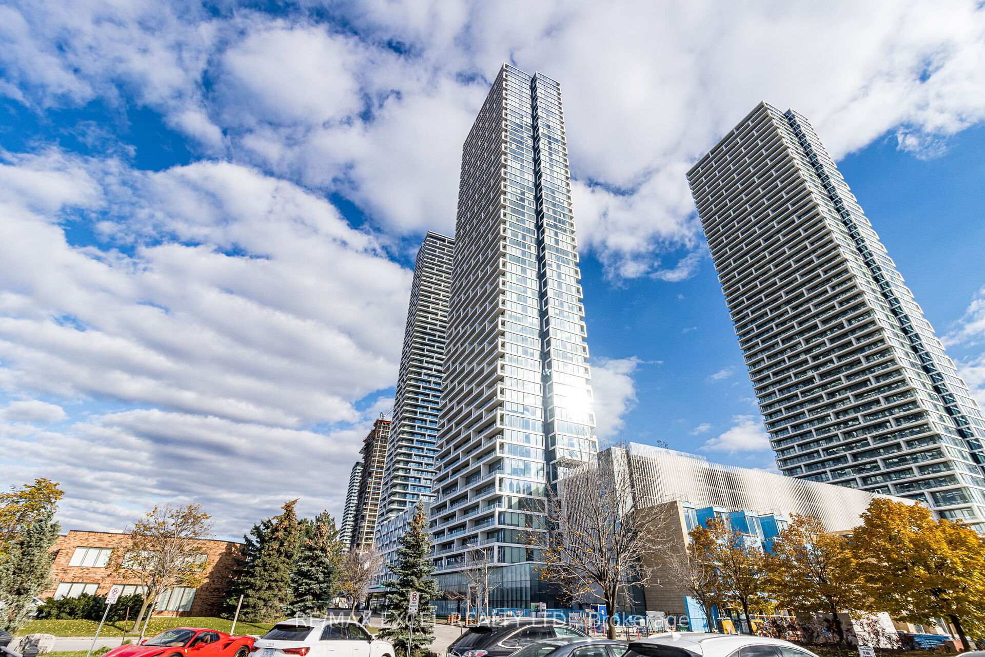 898 Portage Parkway 1206, Vaughan, ON L4K 0J6