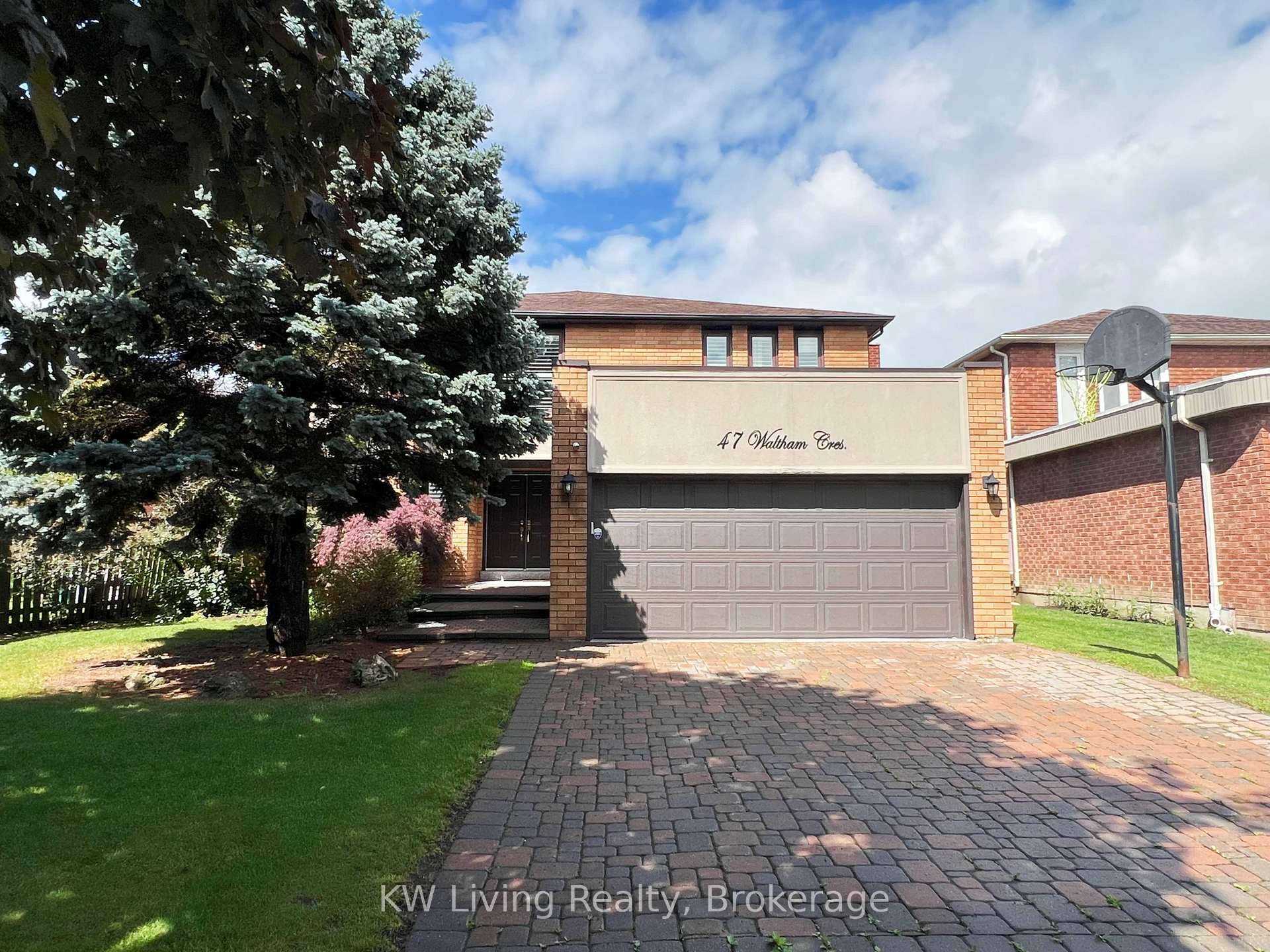 47 Waltham Crescent, Richmond Hill, ON L4B 1Z3